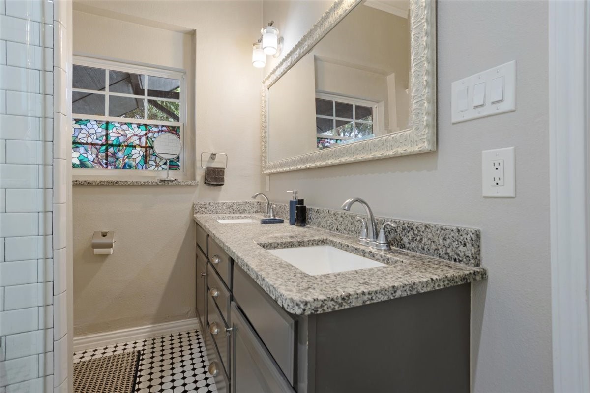 114 W King Street Sherman TX 75090