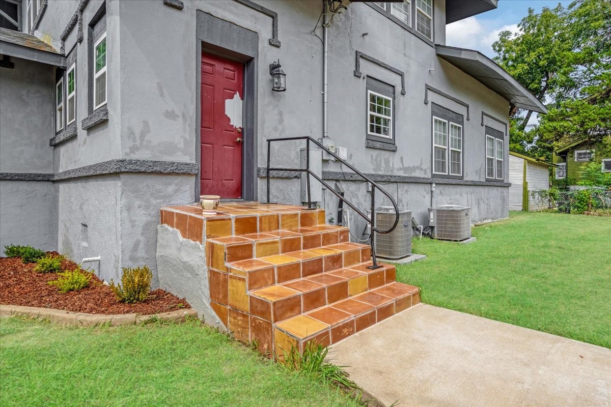 114 W King Street Sherman TX 75090