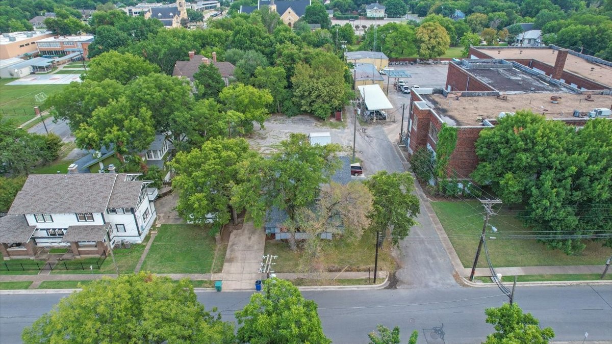 114 W King Street Sherman TX 75090