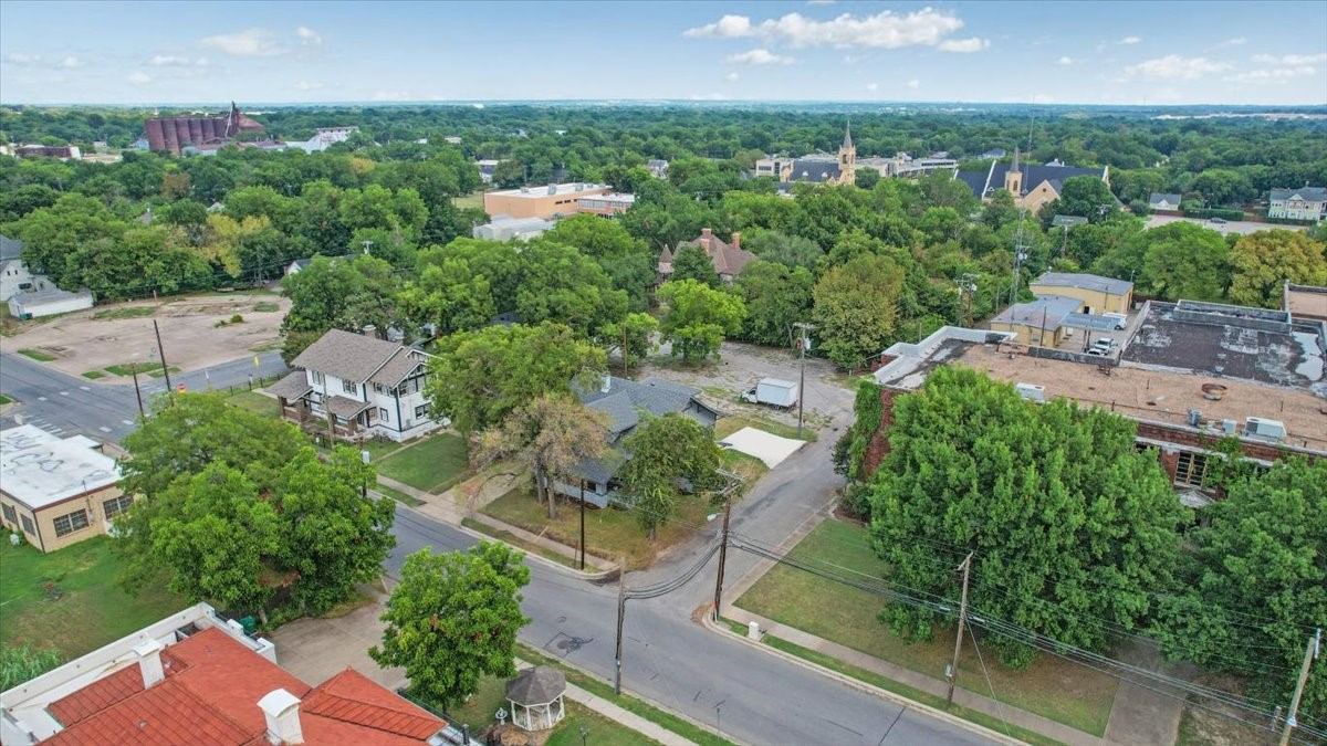 114 W King Street Sherman TX 75090