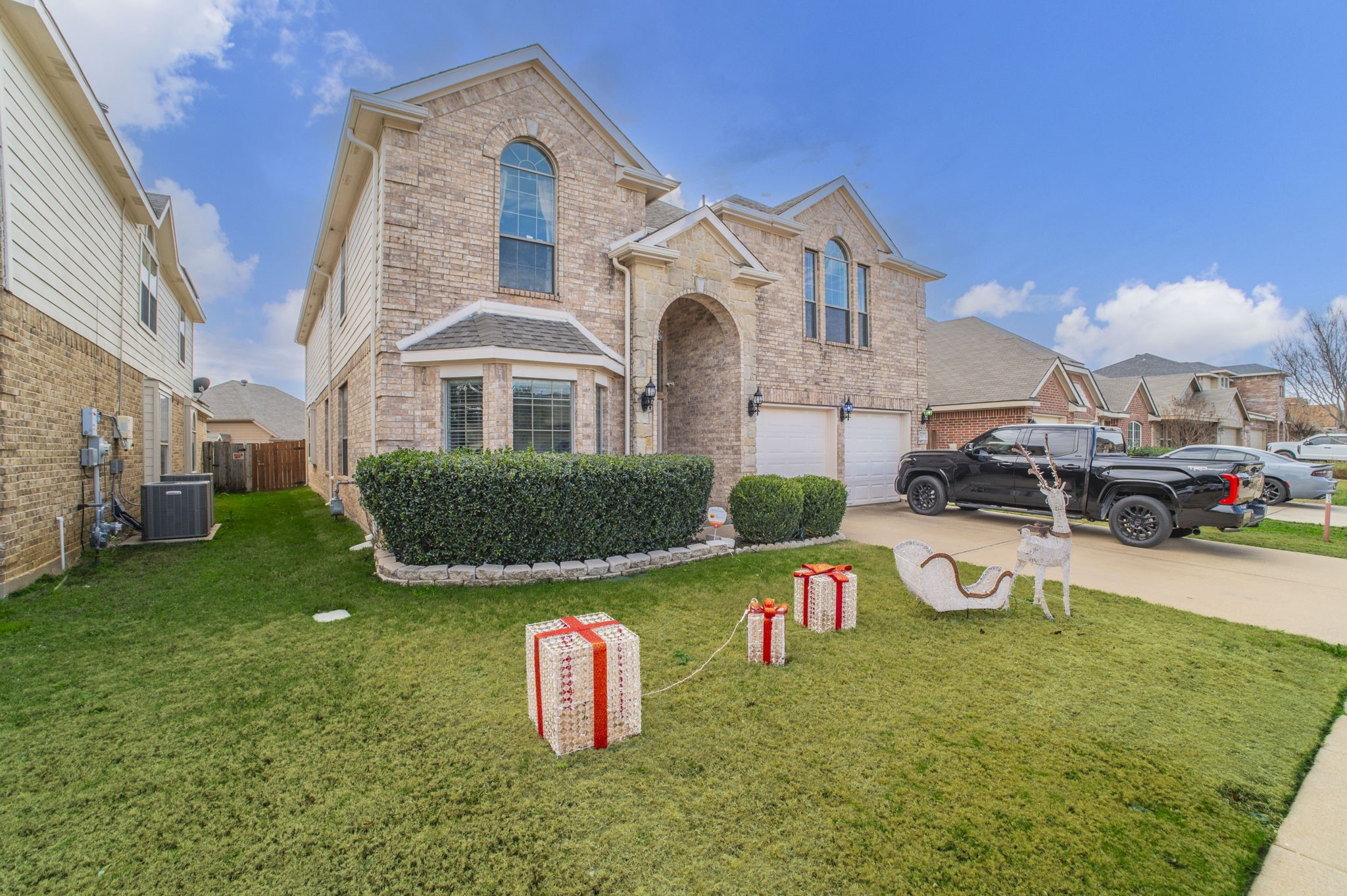 317 Crescent Creek Lane Fort Worth TX 76140