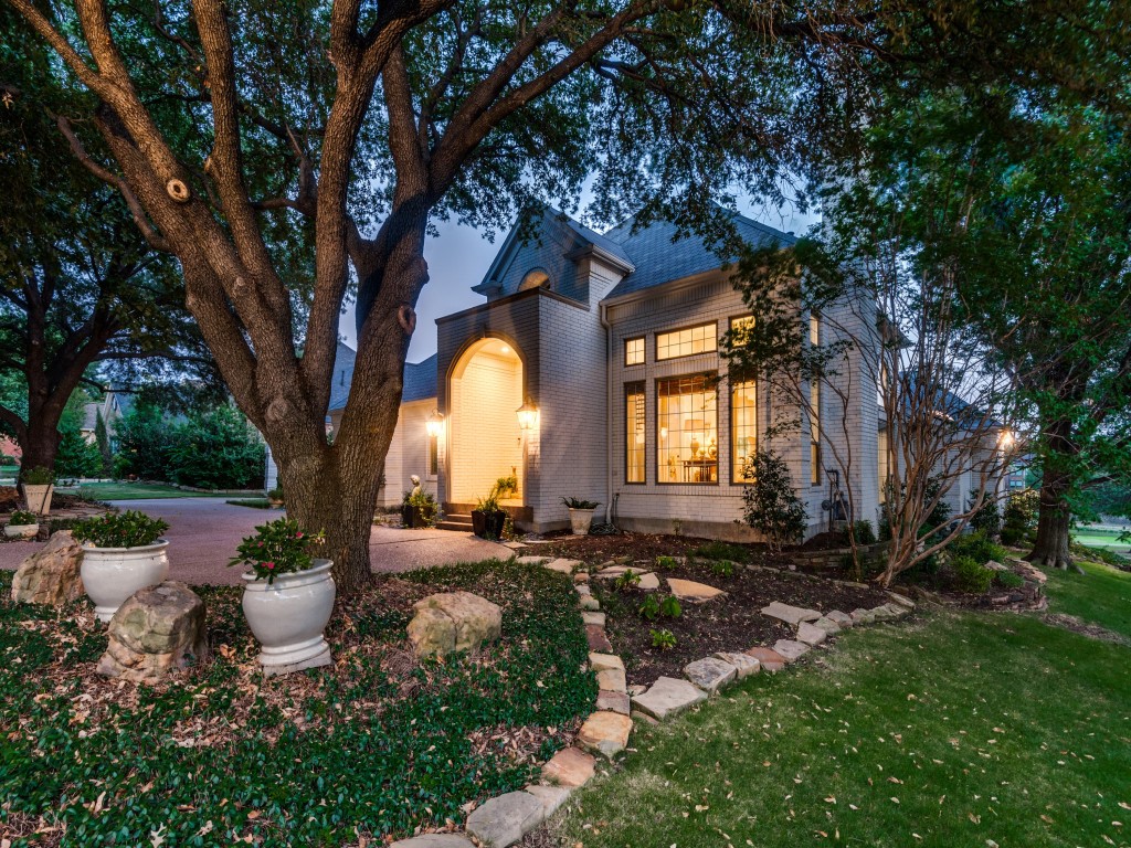 2112 Mossy Oak Drive Irving TX 75063