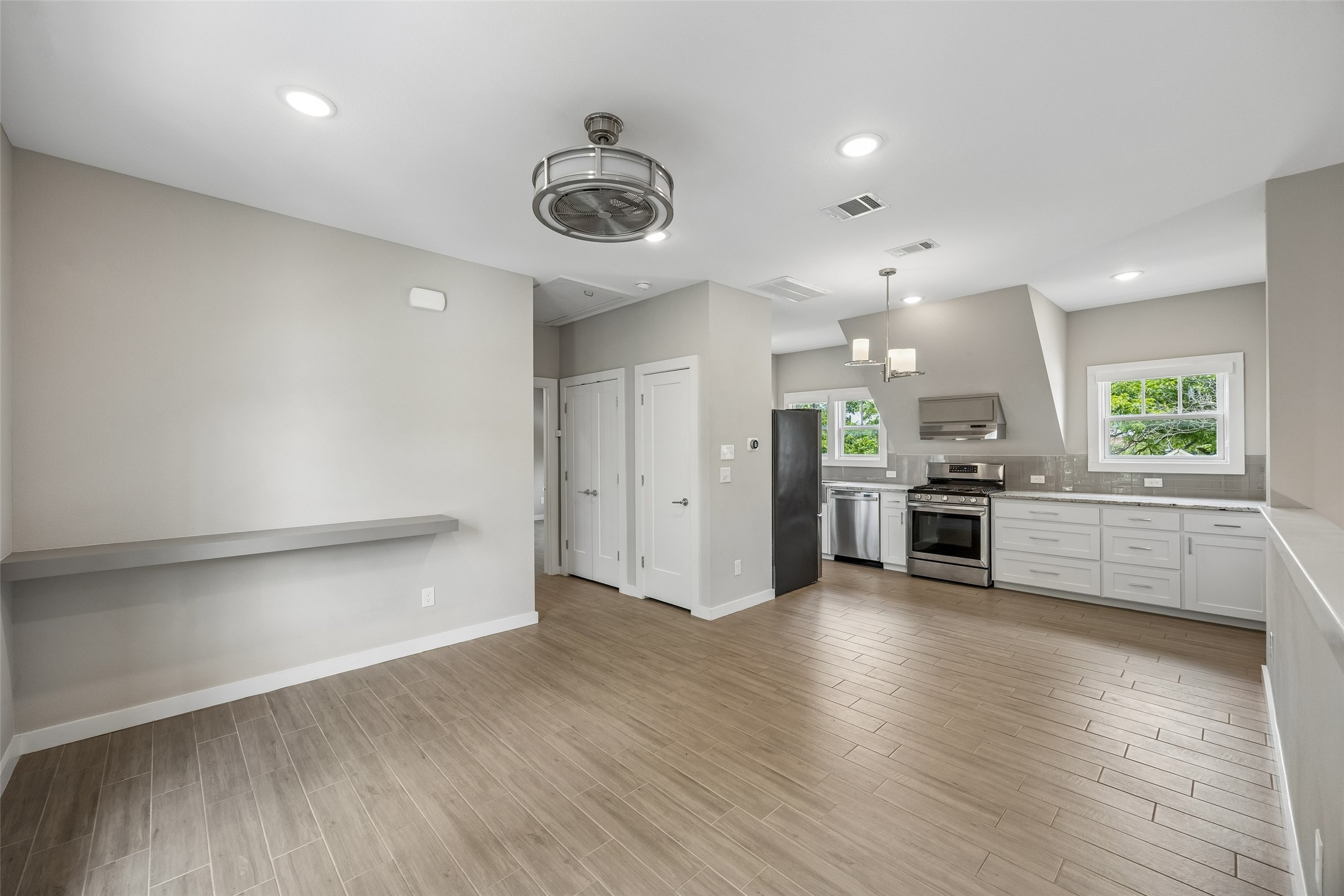 801 W Morphy Street Fort Worth TX 76104