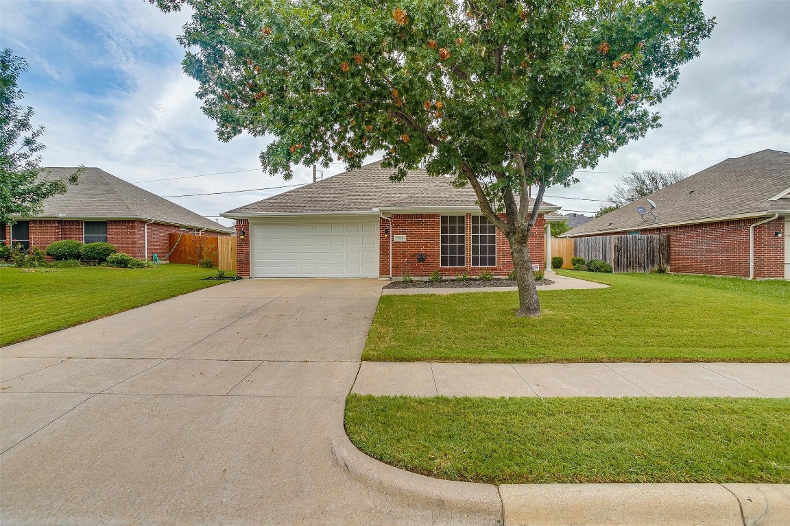 1028 Heberle Drive Burleson TX 76028