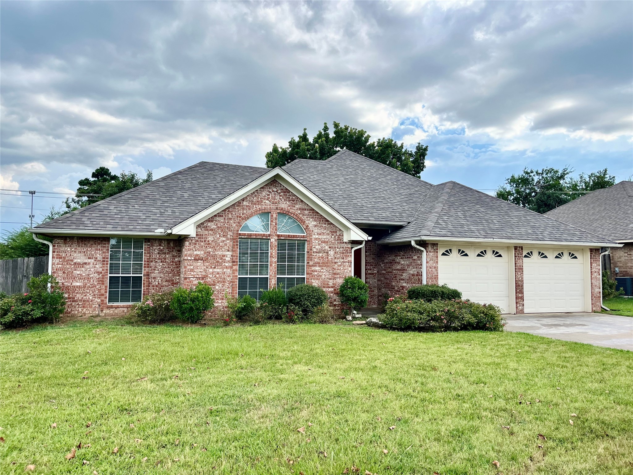 3750 Castlegate Drive Paris TX 75462