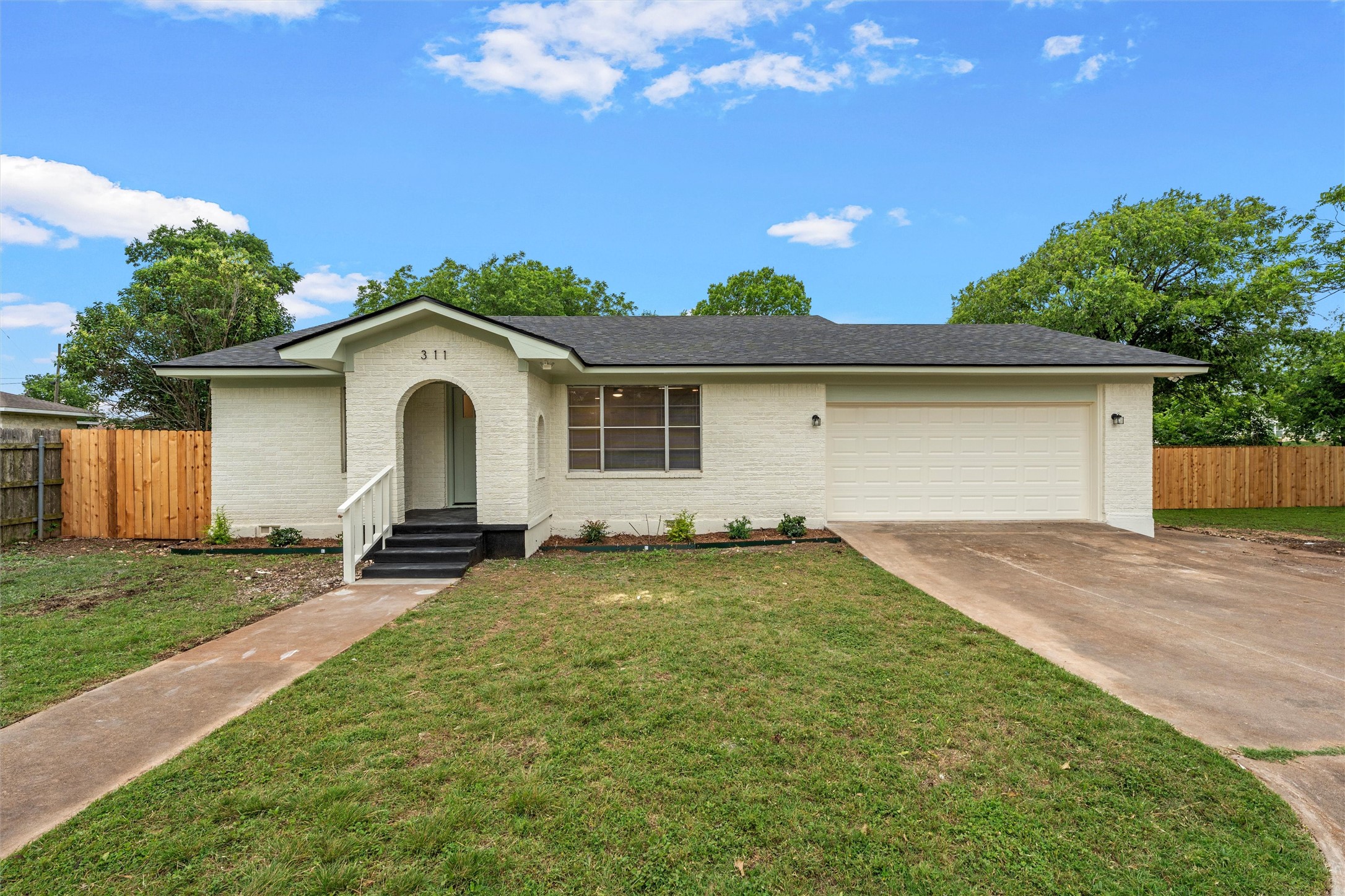 311 Arthur Street Mcgregor TX 76657
