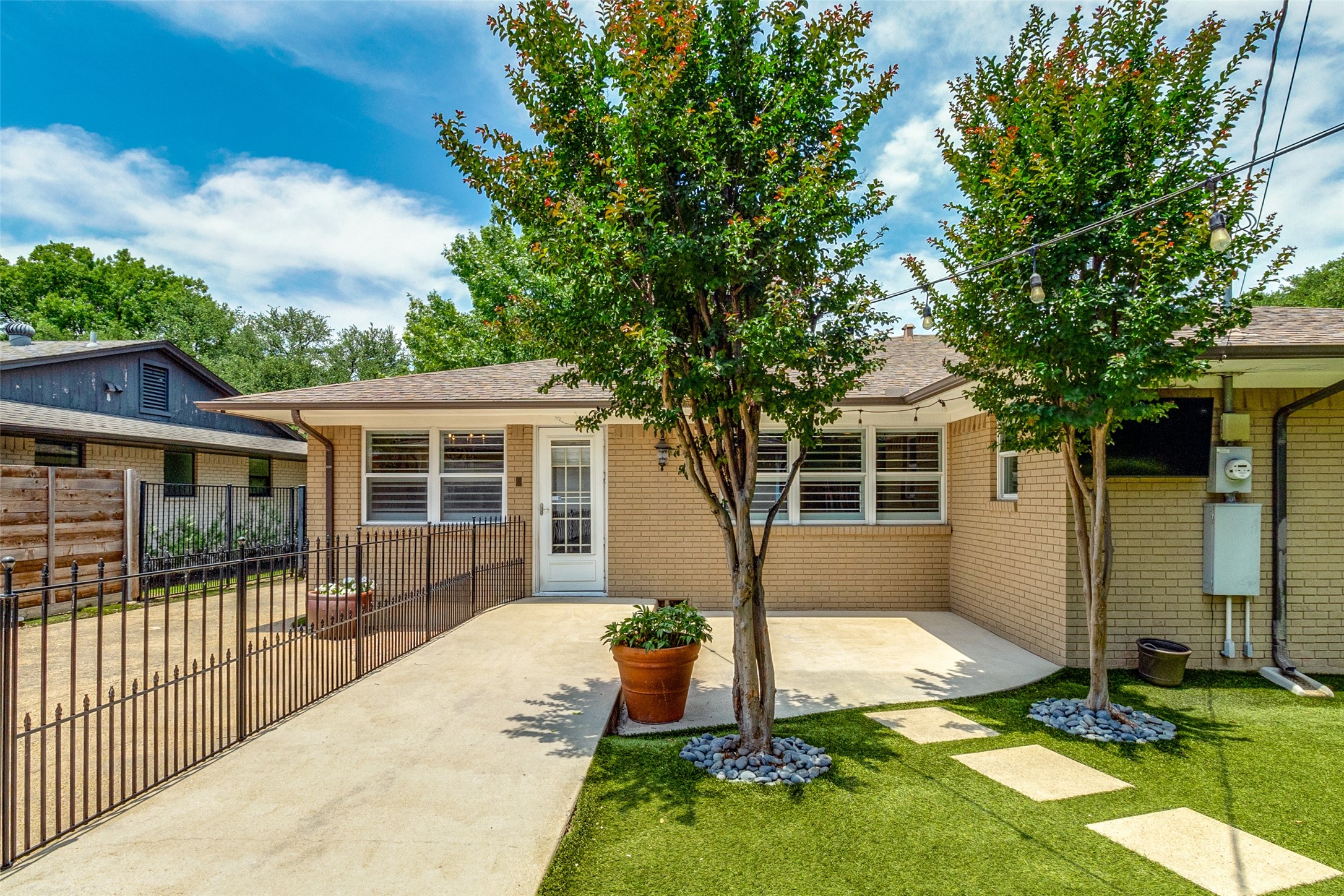6314 Woodcrest Lane Dallas TX 75214