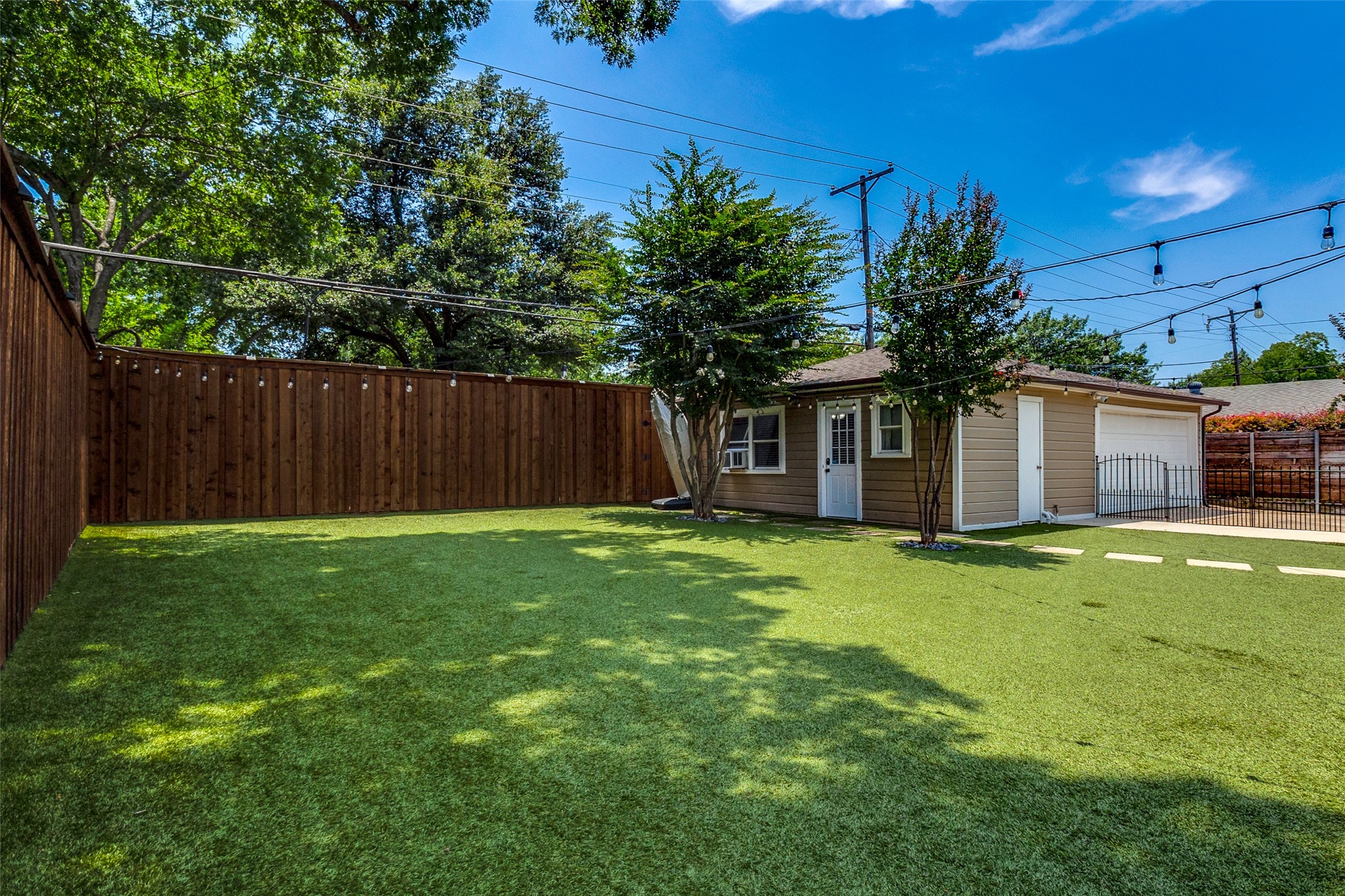 6314 Woodcrest Lane Dallas TX 75214