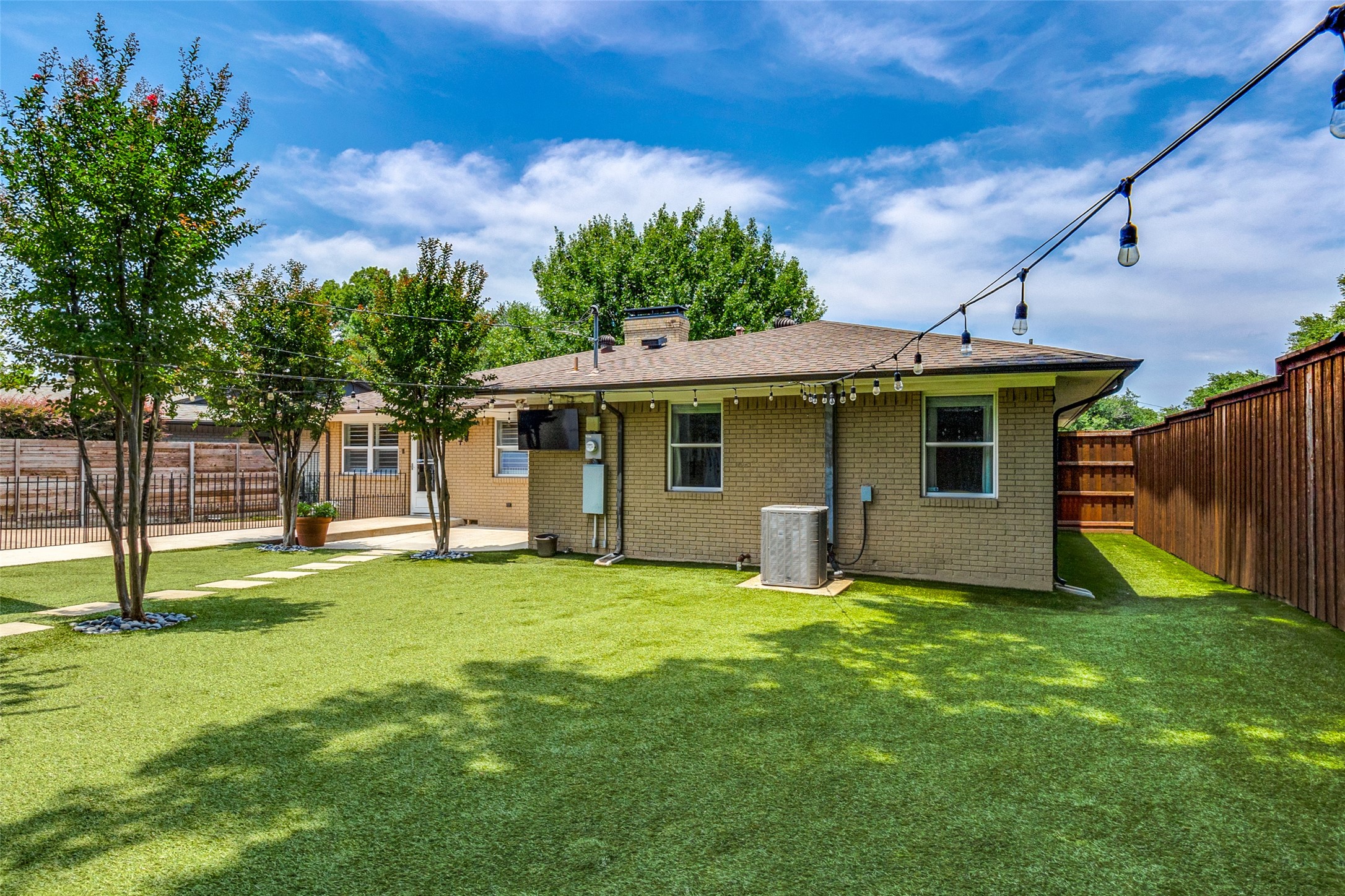 6314 Woodcrest Lane Dallas TX 75214