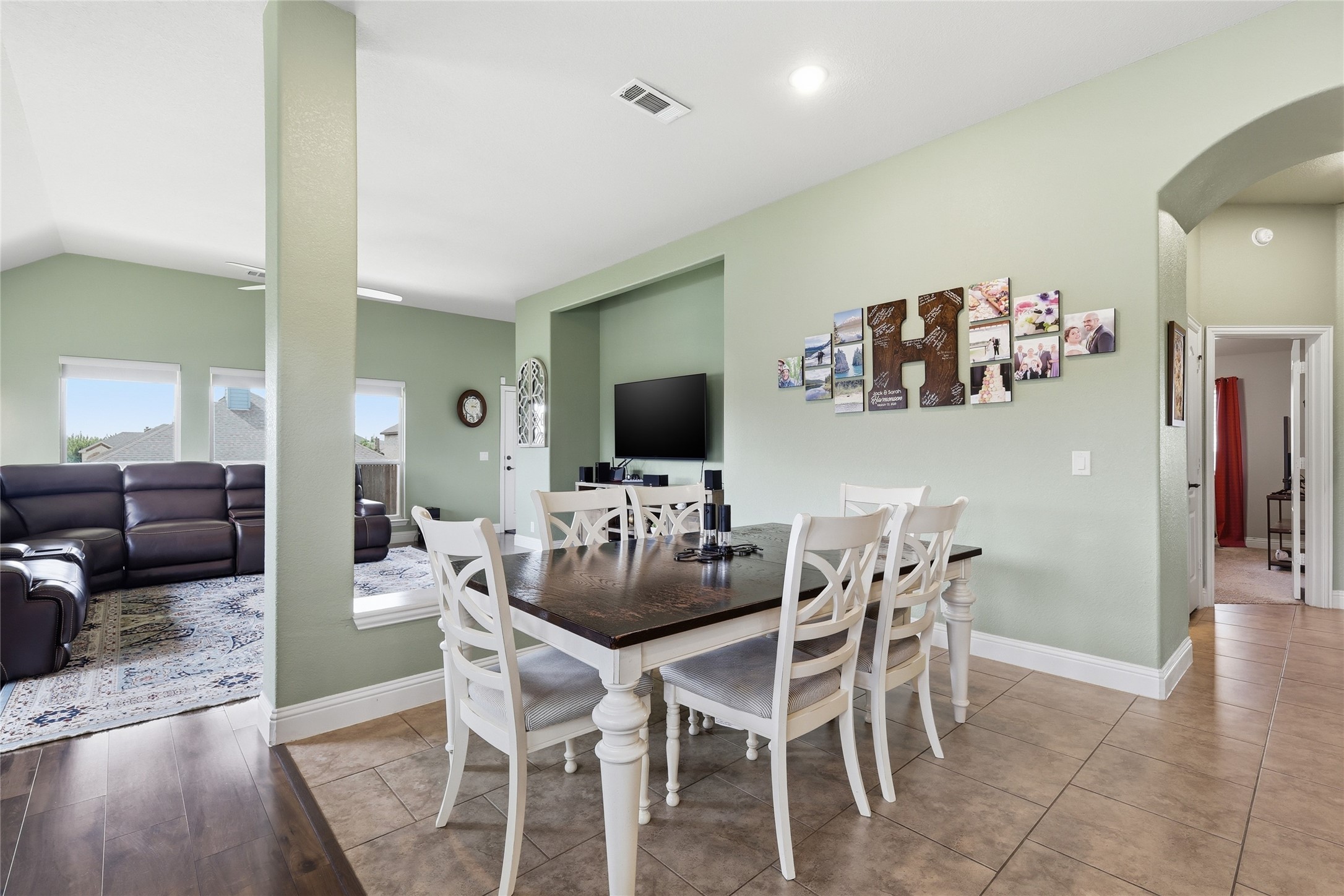 1068 English Oak Drive Burleson TX 76028