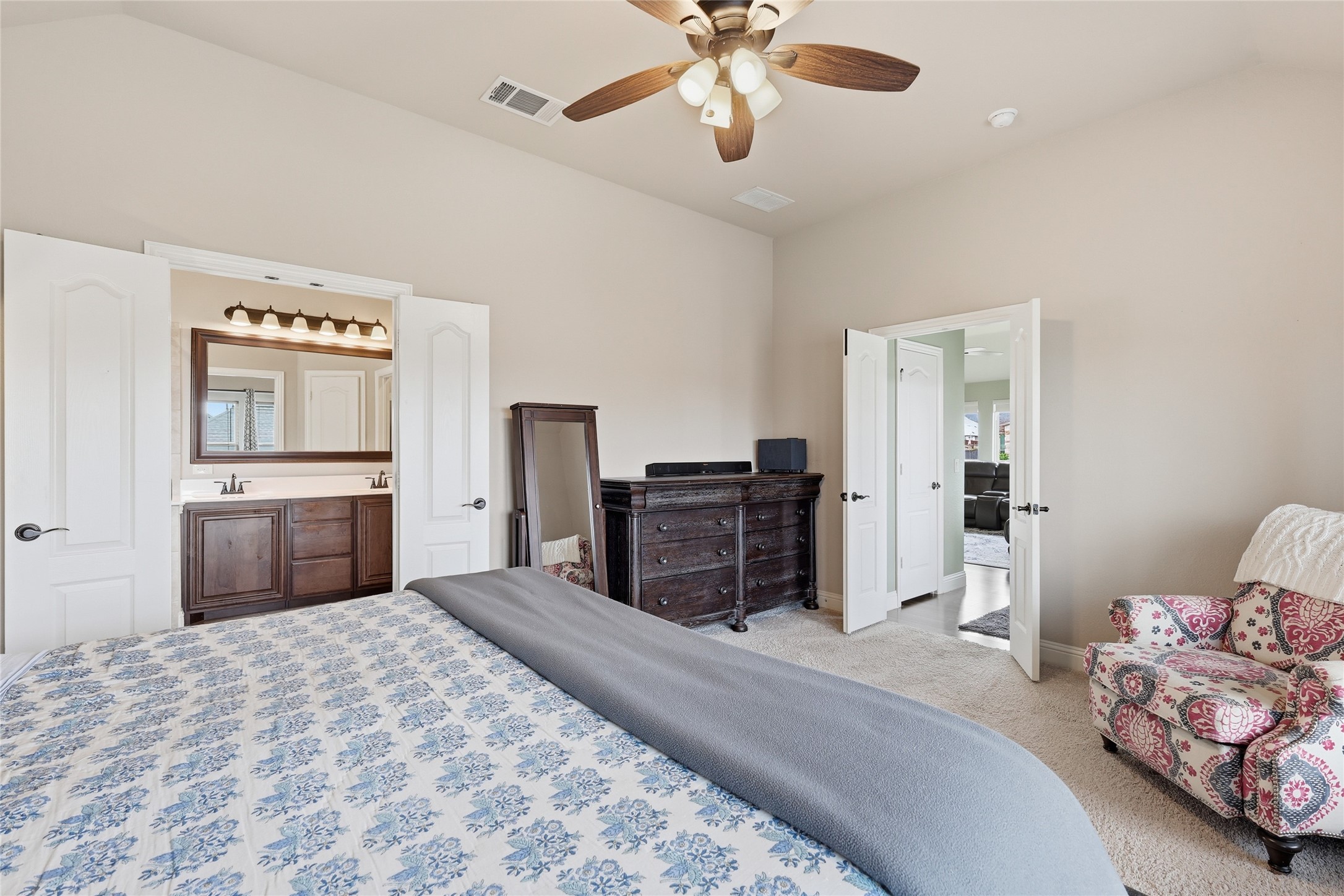 1068 English Oak Drive Burleson TX 76028