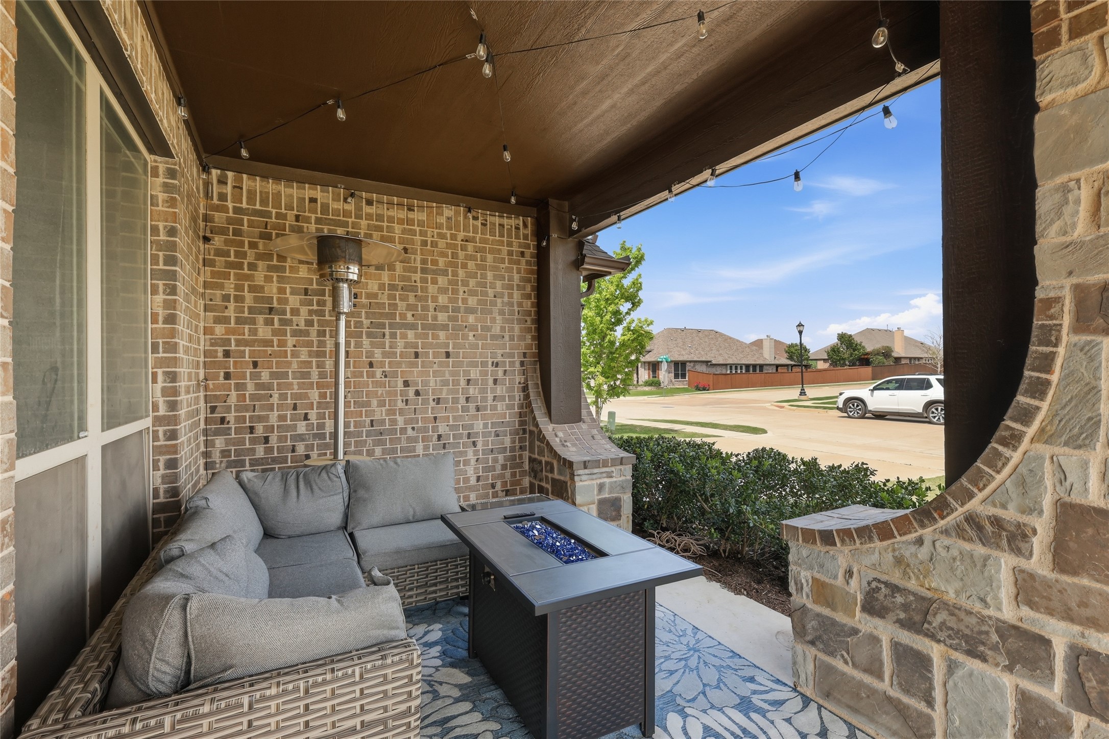 1068 English Oak Drive Burleson TX 76028