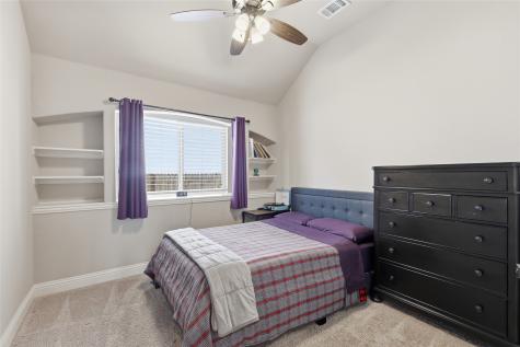 1068 English Oak Drive Burleson TX 76028