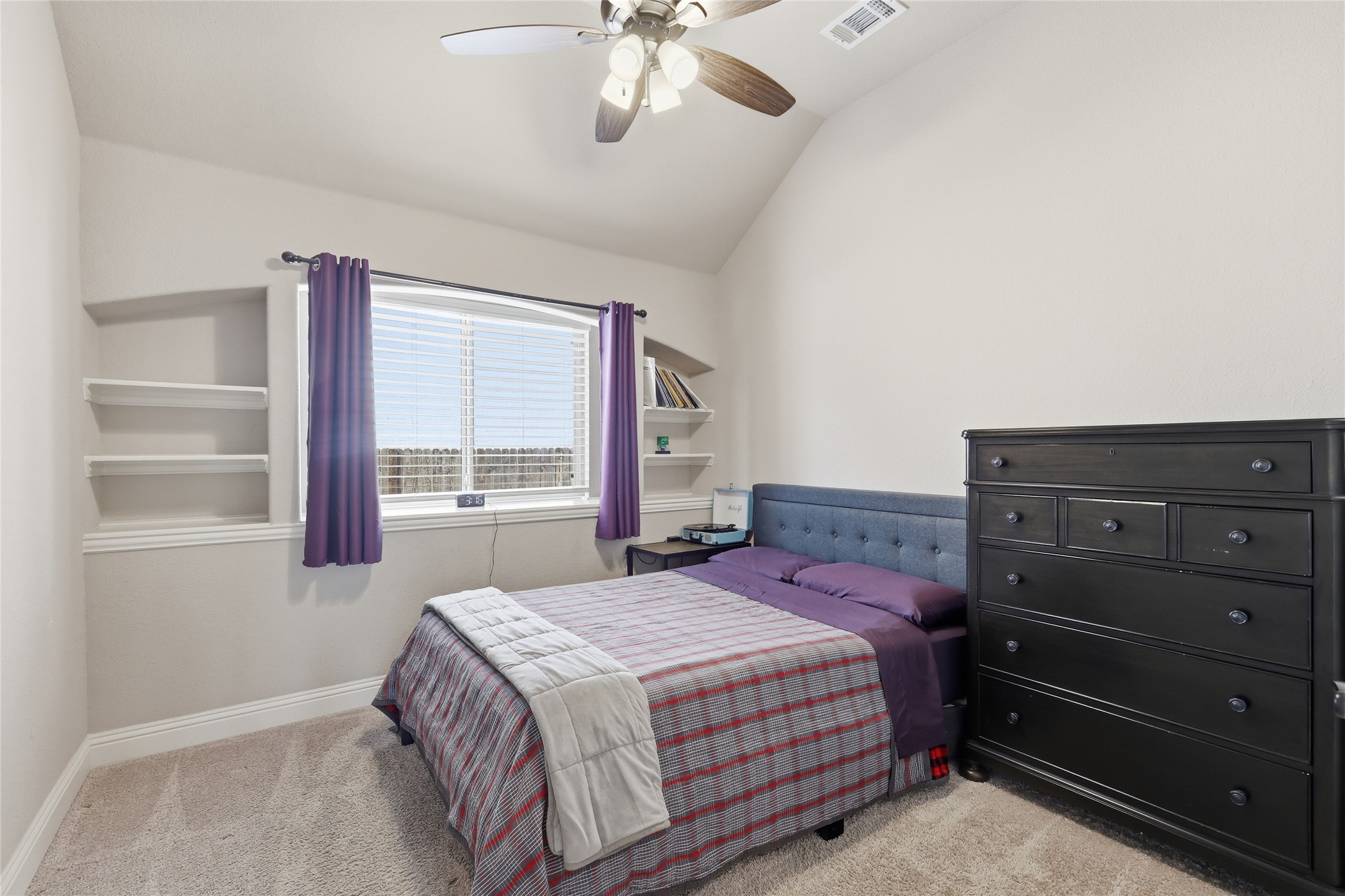 1068 English Oak Drive Burleson TX 76028