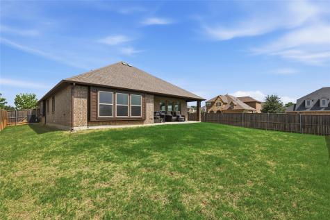 1068 English Oak Drive Burleson TX 76028