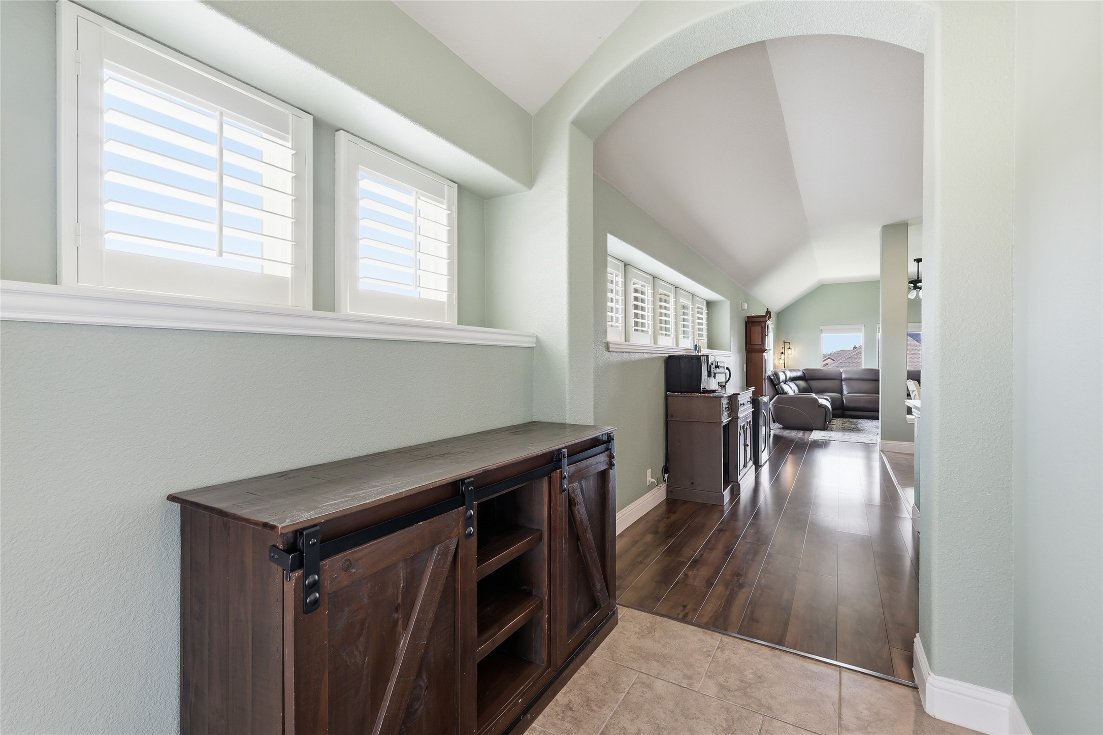 1068 English Oak Drive Burleson TX 76028