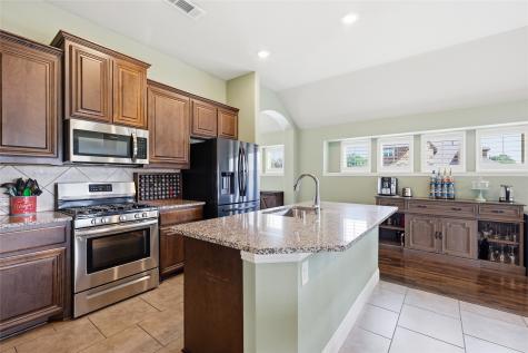 1068 English Oak Drive Burleson TX 76028