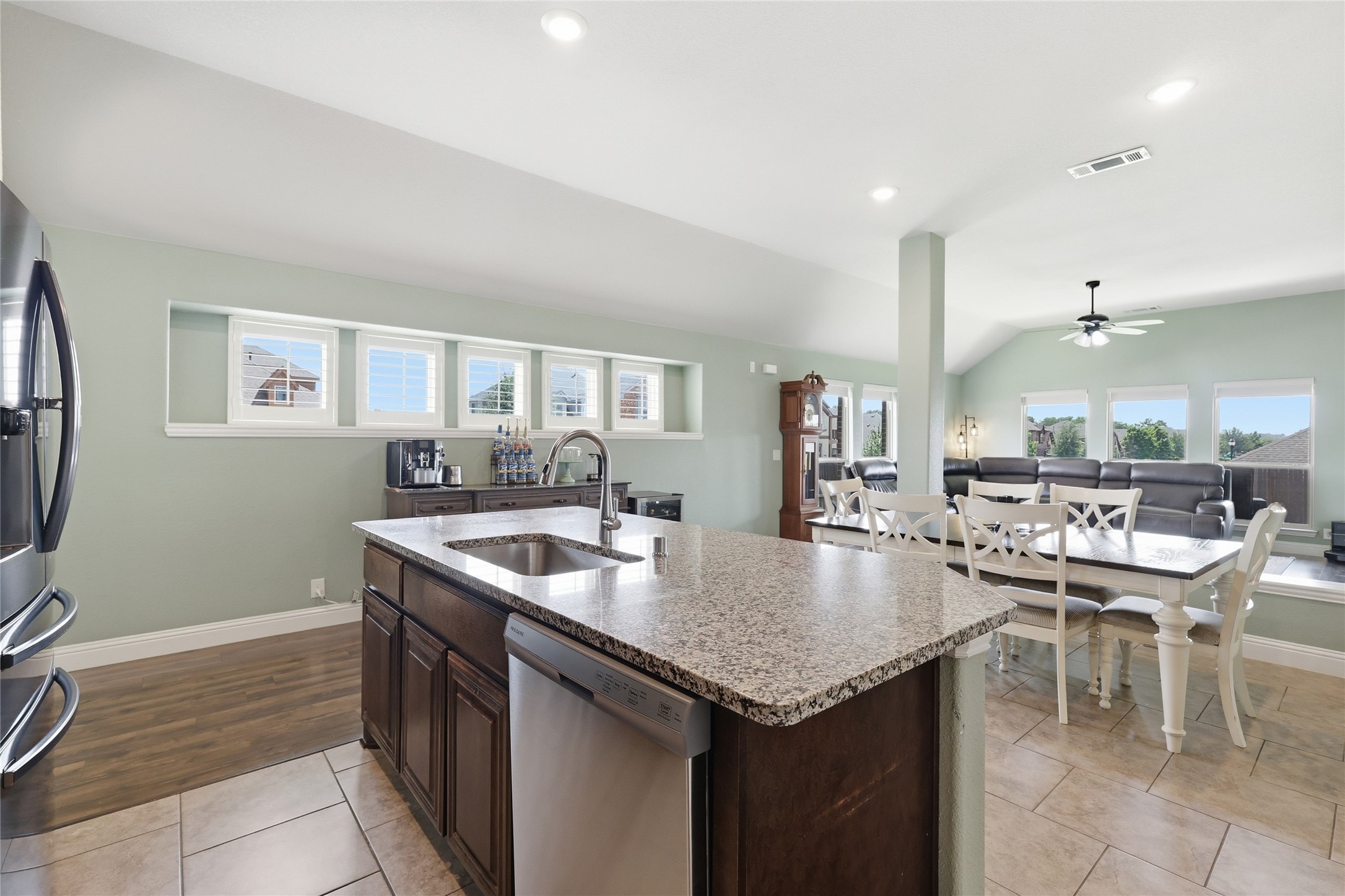 1068 English Oak Drive Burleson TX 76028
