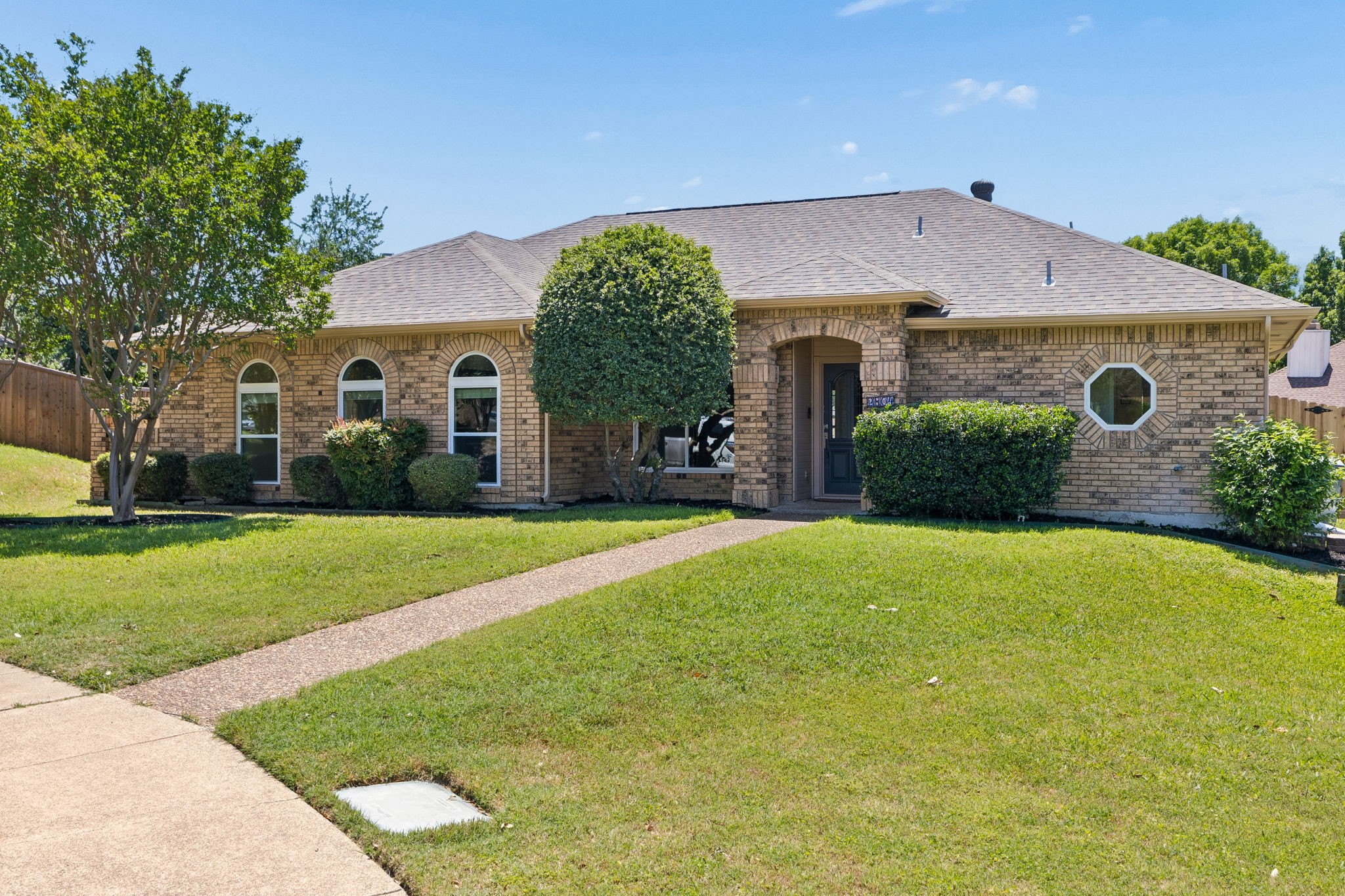 2804 Gainesborough Drive Dallas TX 75287
