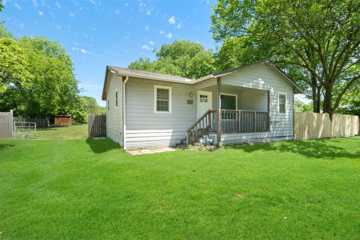408 W Mckinney Street Pilot Point TX 76258