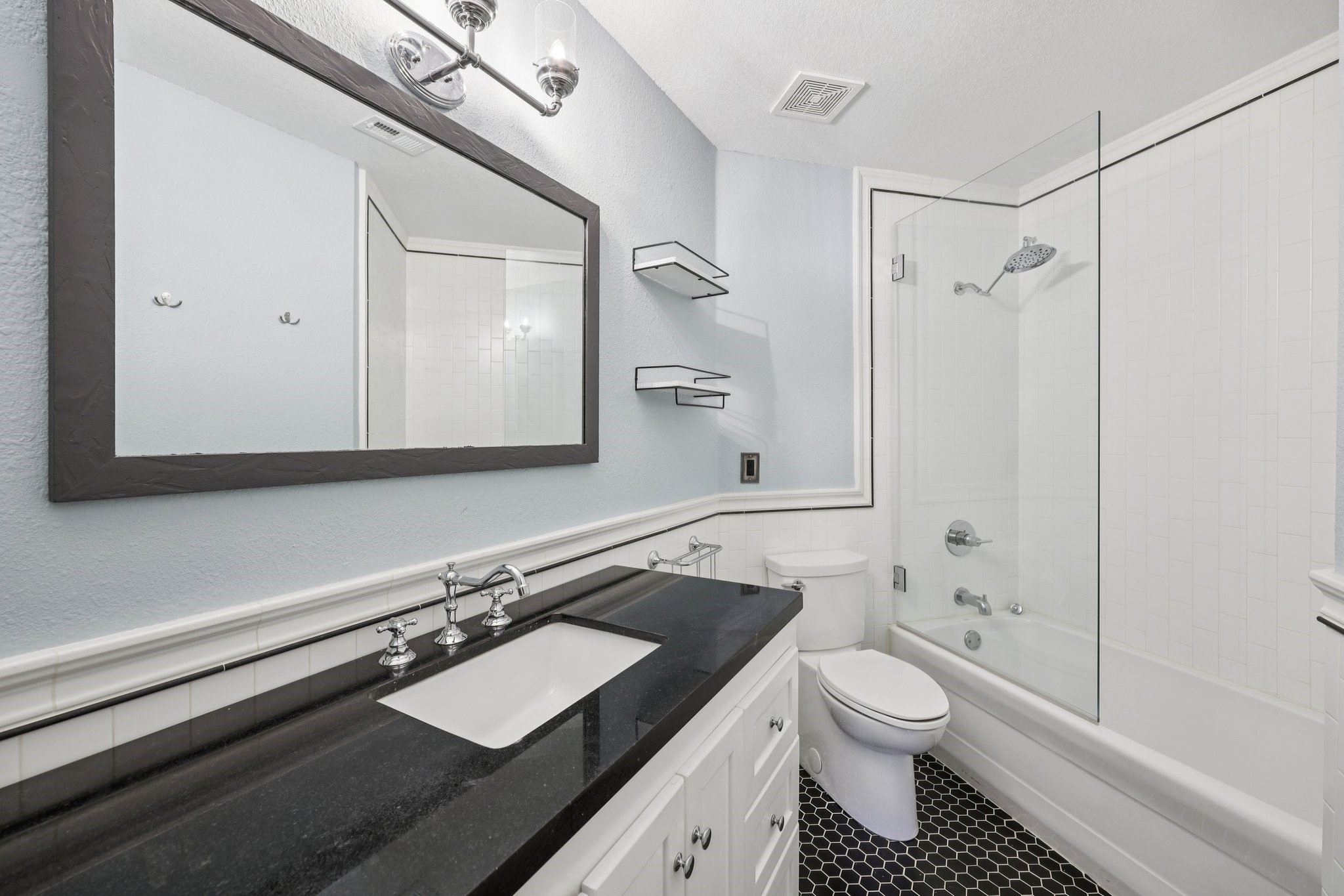 806 Parkwood Court Mckinney TX 75072