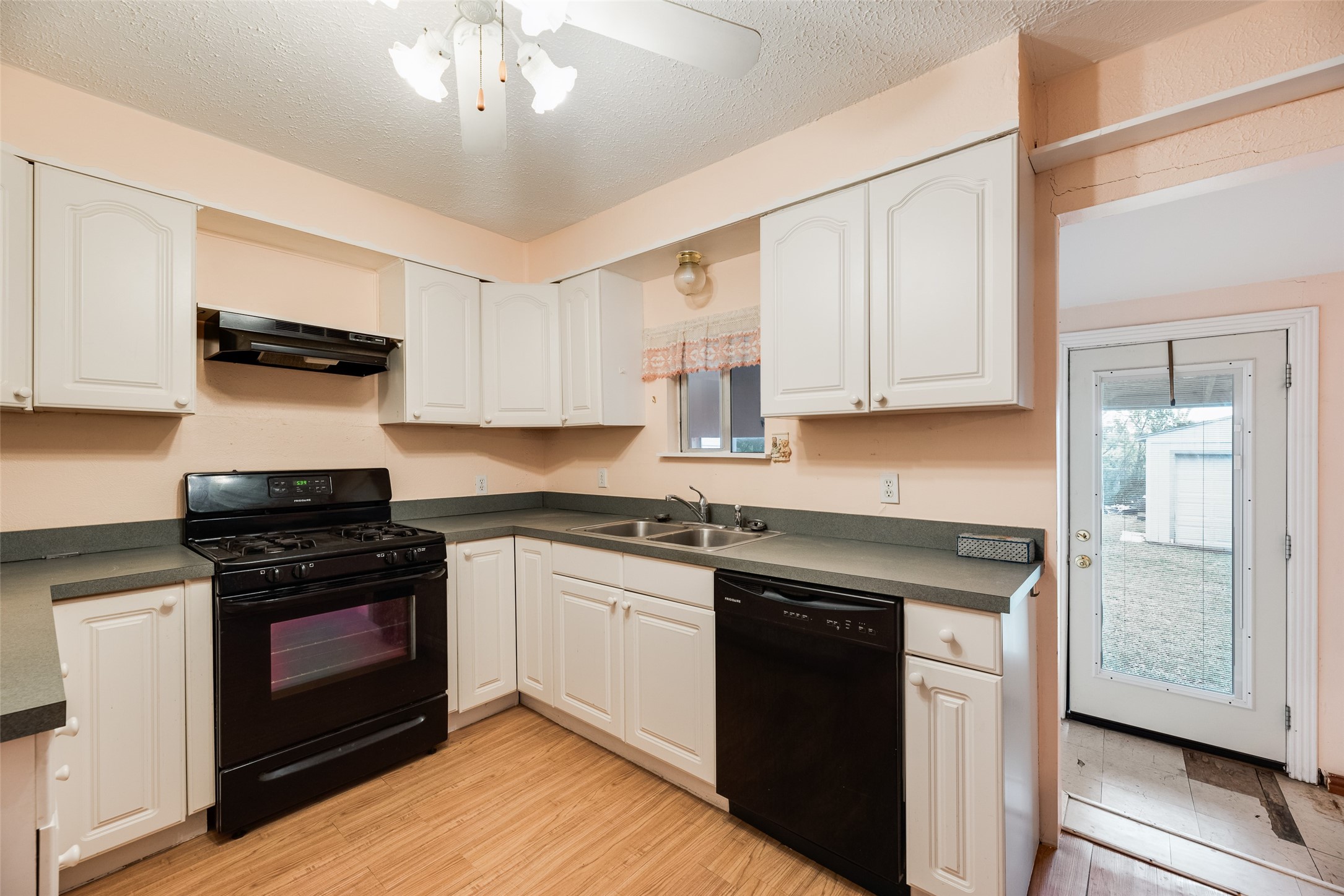 6737 Lakeside Drive Lake Worth TX 76135