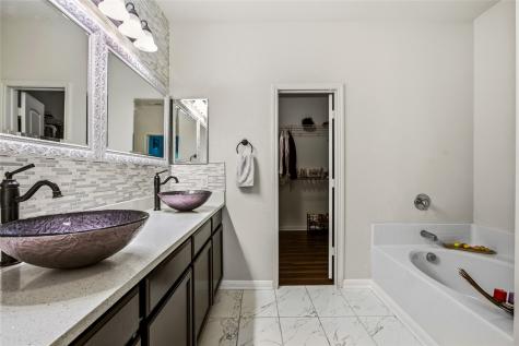 1332 Lucchese Lane Dallas TX 75253