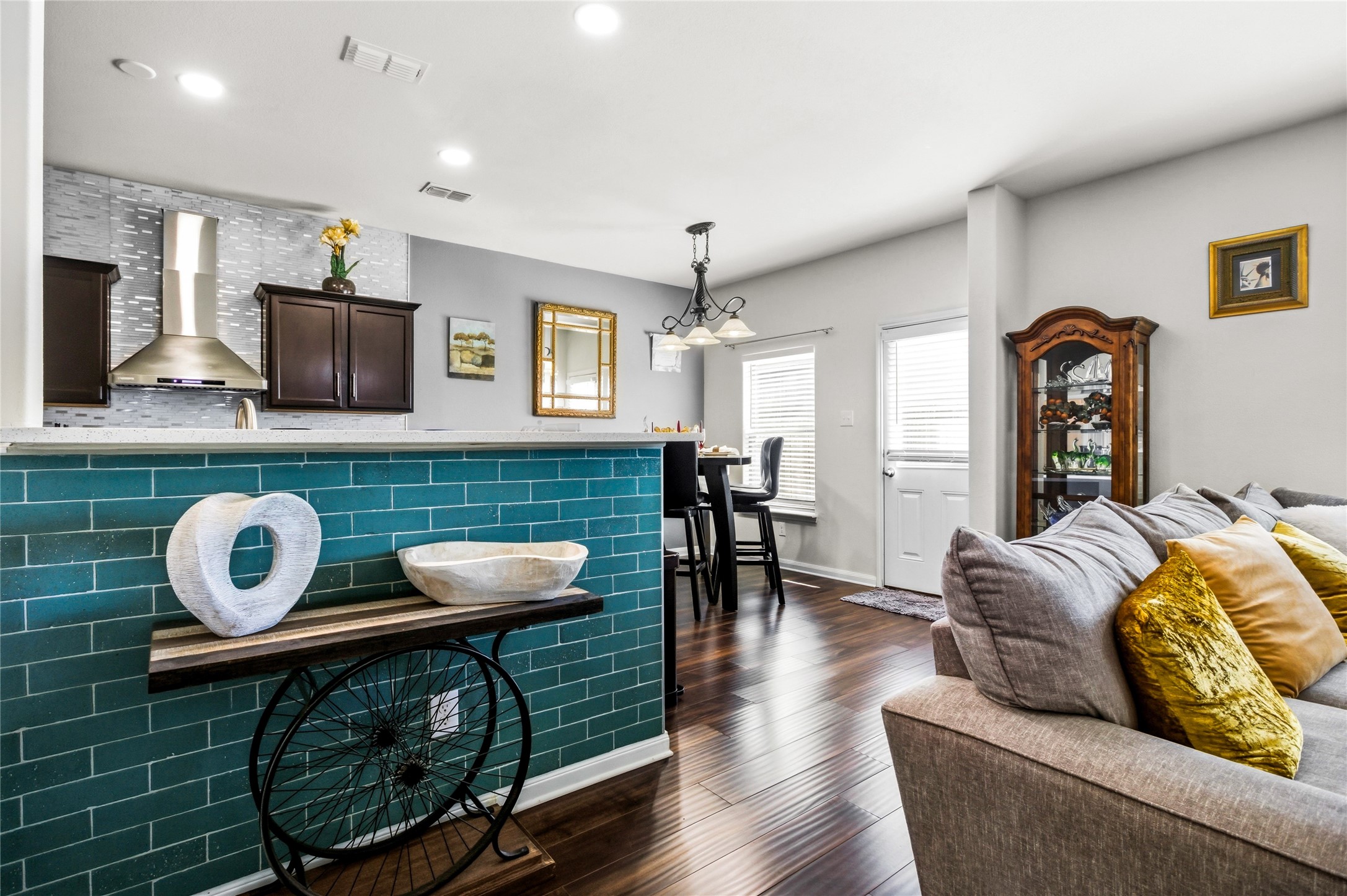 1332 Lucchese Lane Dallas TX 75253