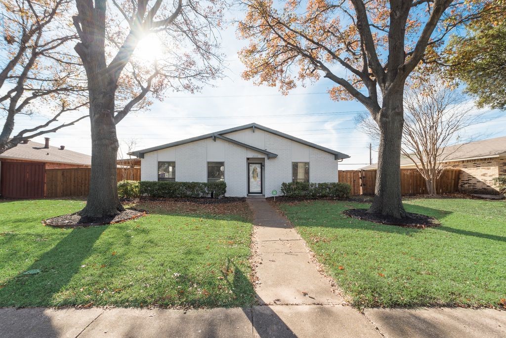 2000 Apple Valley Road Plano TX 75023