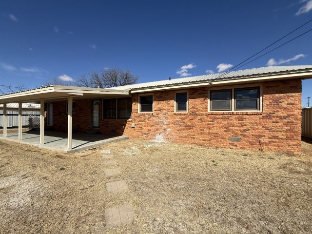 505 17th Street Seagraves TX 79359