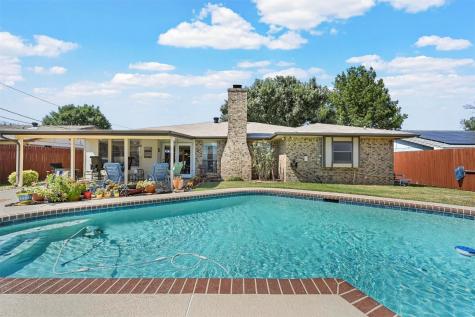 2325 Lancaster Drive Grand Prairie TX 75052