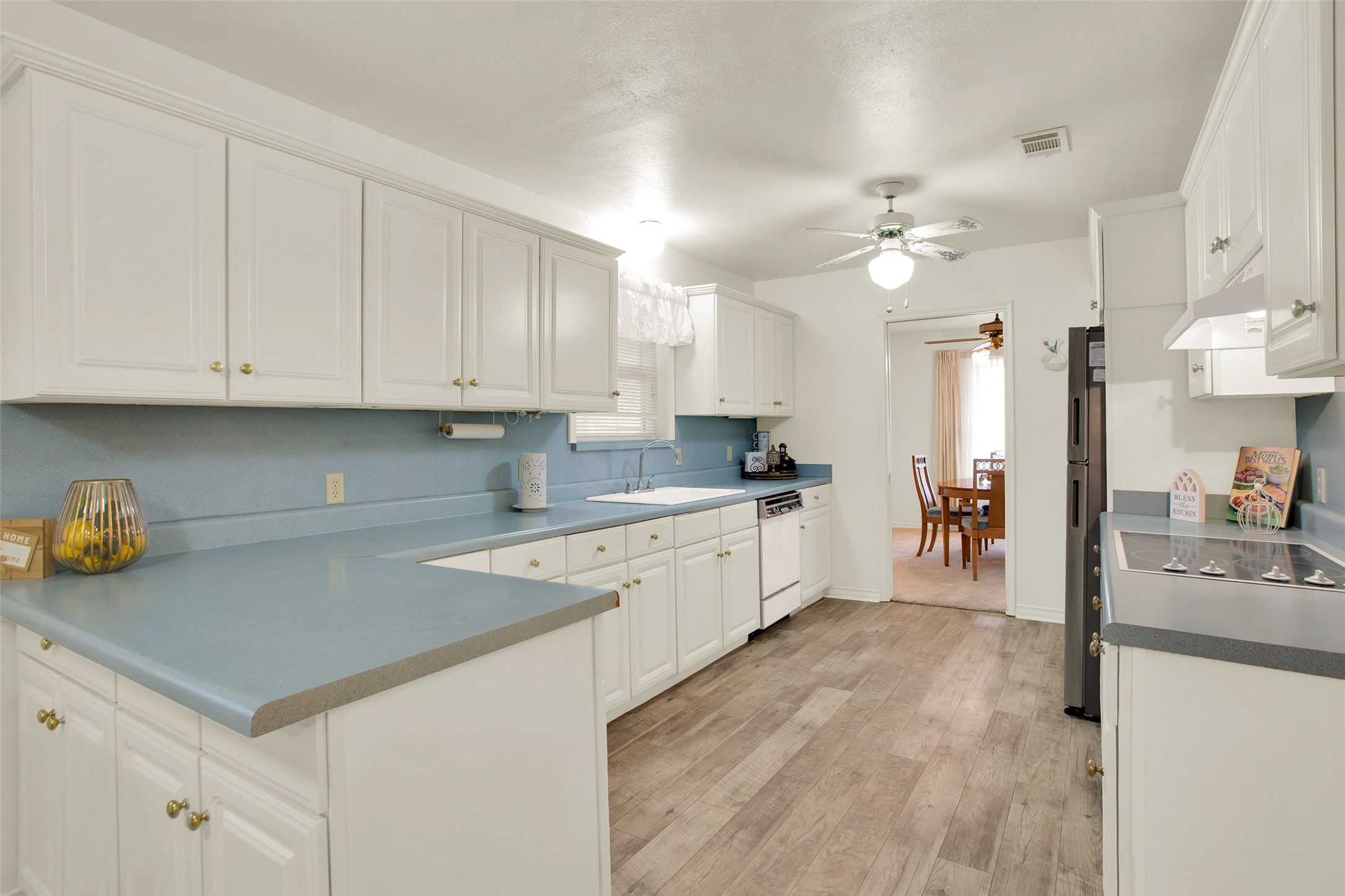 1704 Oakhill Drive Sherman TX 75092