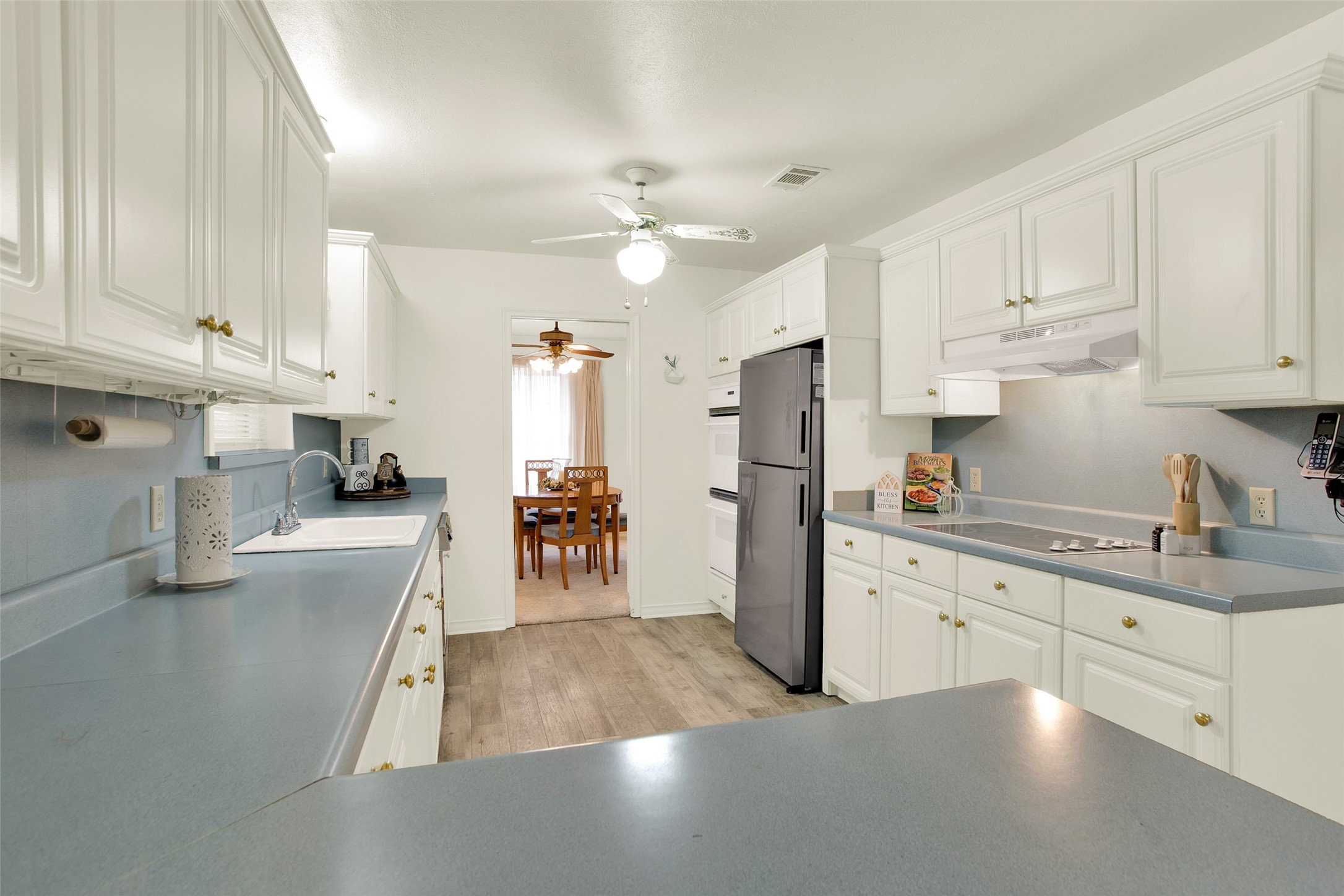 1704 Oakhill Drive Sherman TX 75092