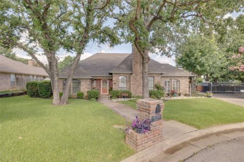 6906 Trapper Court Arlington TX 76001