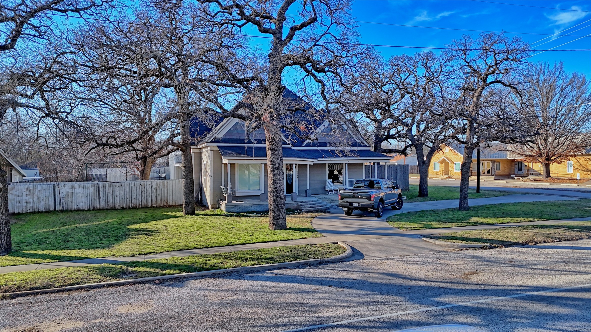 209 N Wickham Street Alvord TX 76225