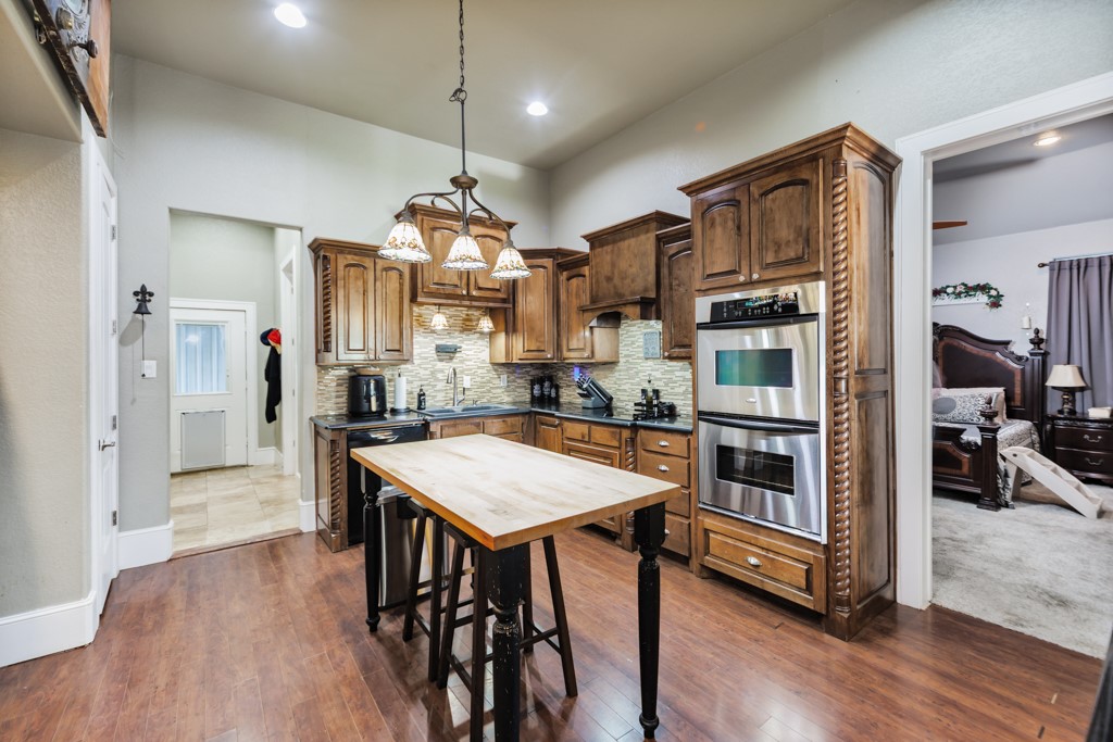209 N Wickham Street Alvord TX 76225