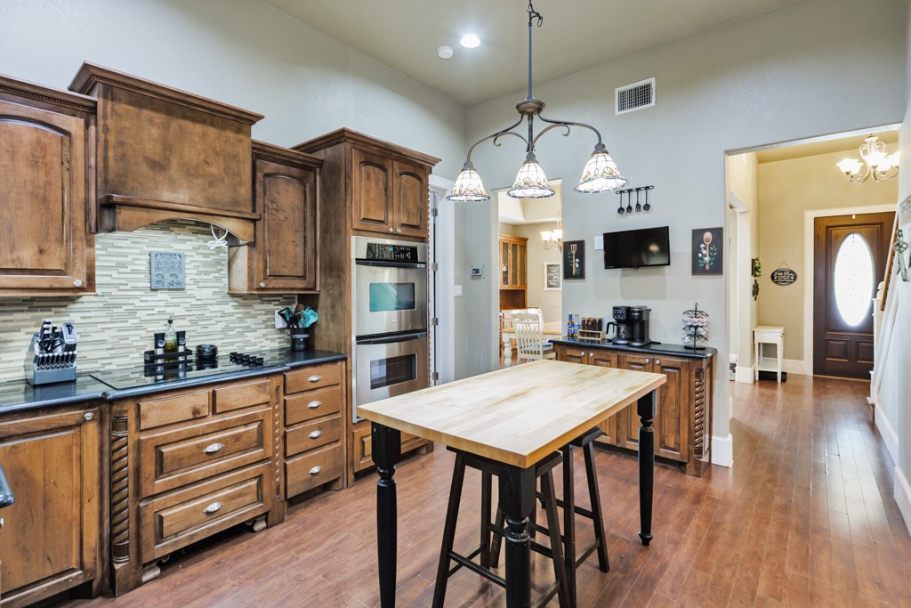209 N Wickham Street Alvord TX 76225