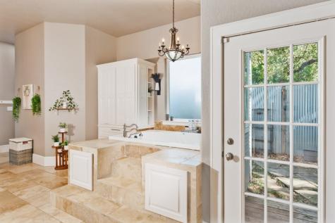 209 N Wickham Street Alvord TX 76225