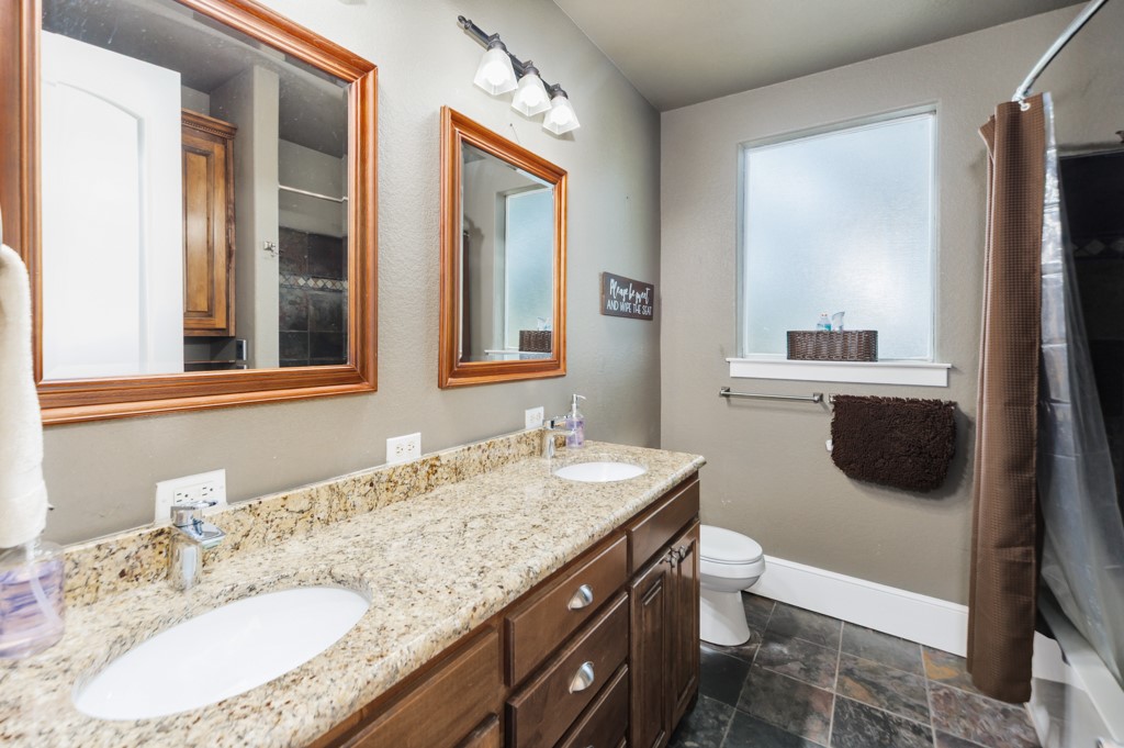209 N Wickham Street Alvord TX 76225