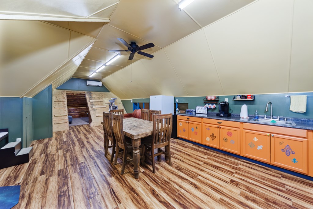 209 N Wickham Street Alvord TX 76225