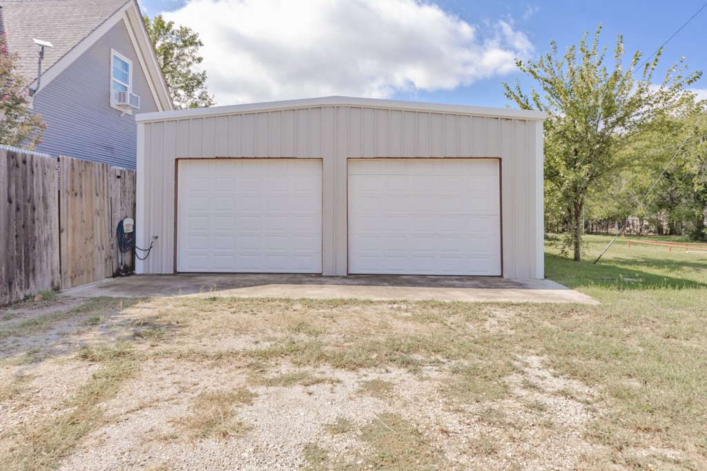 209 N Wickham Street Alvord TX 76225