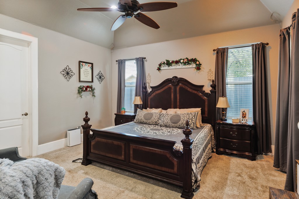 209 N Wickham Street Alvord TX 76225