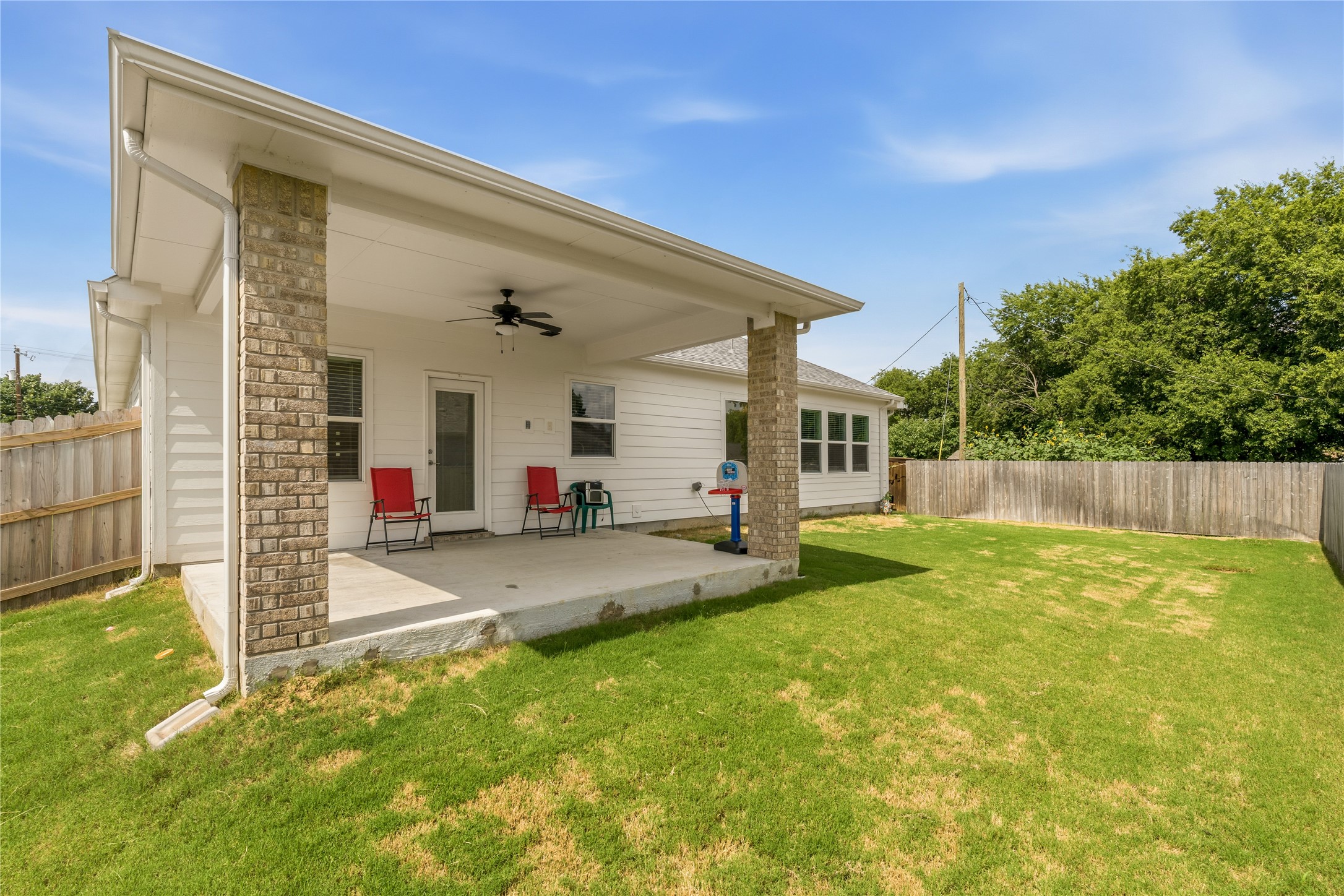 411 W Harwood Road Euless TX 76039