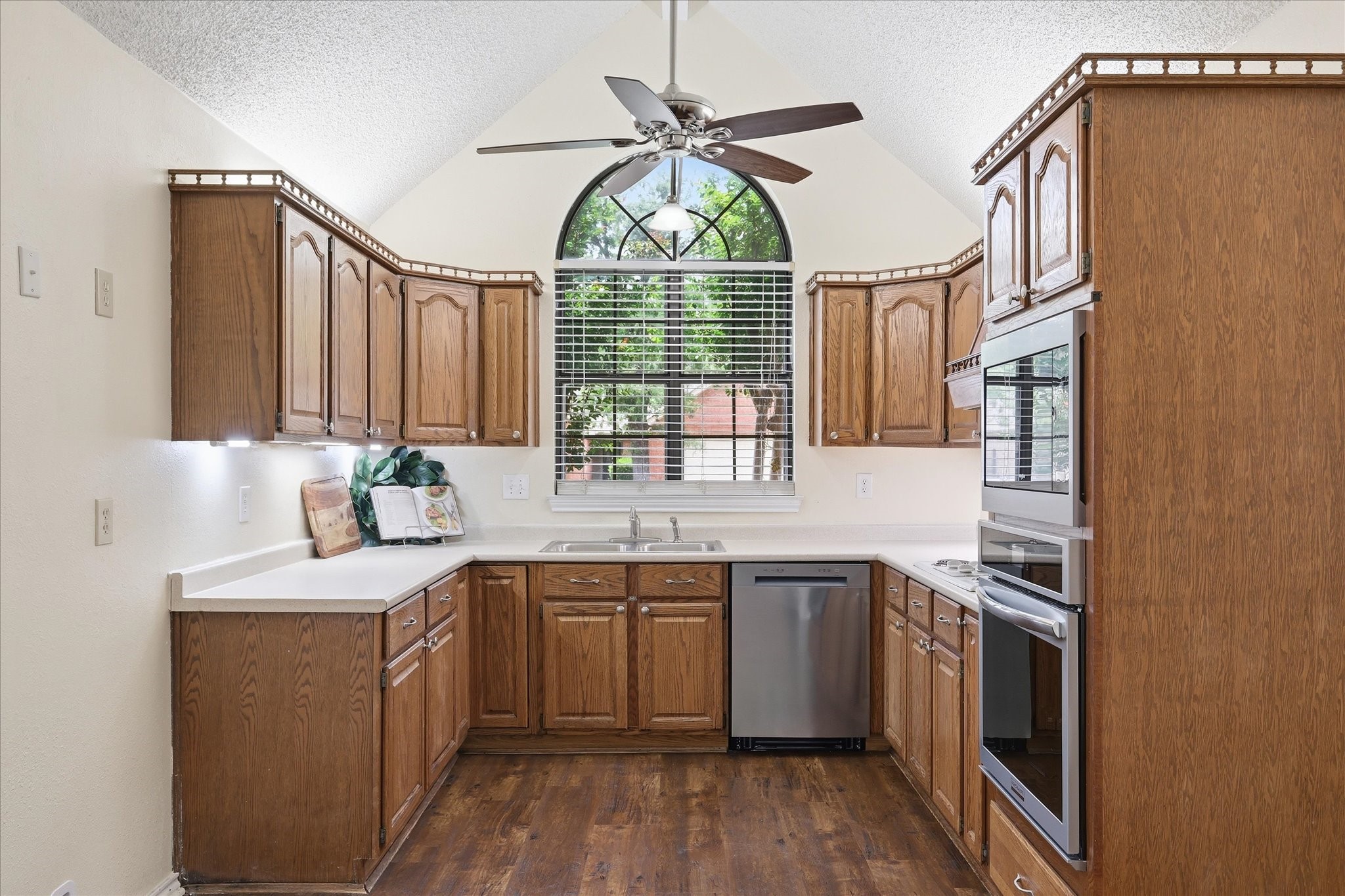 4207 Crossgate Court Arlington TX 76016