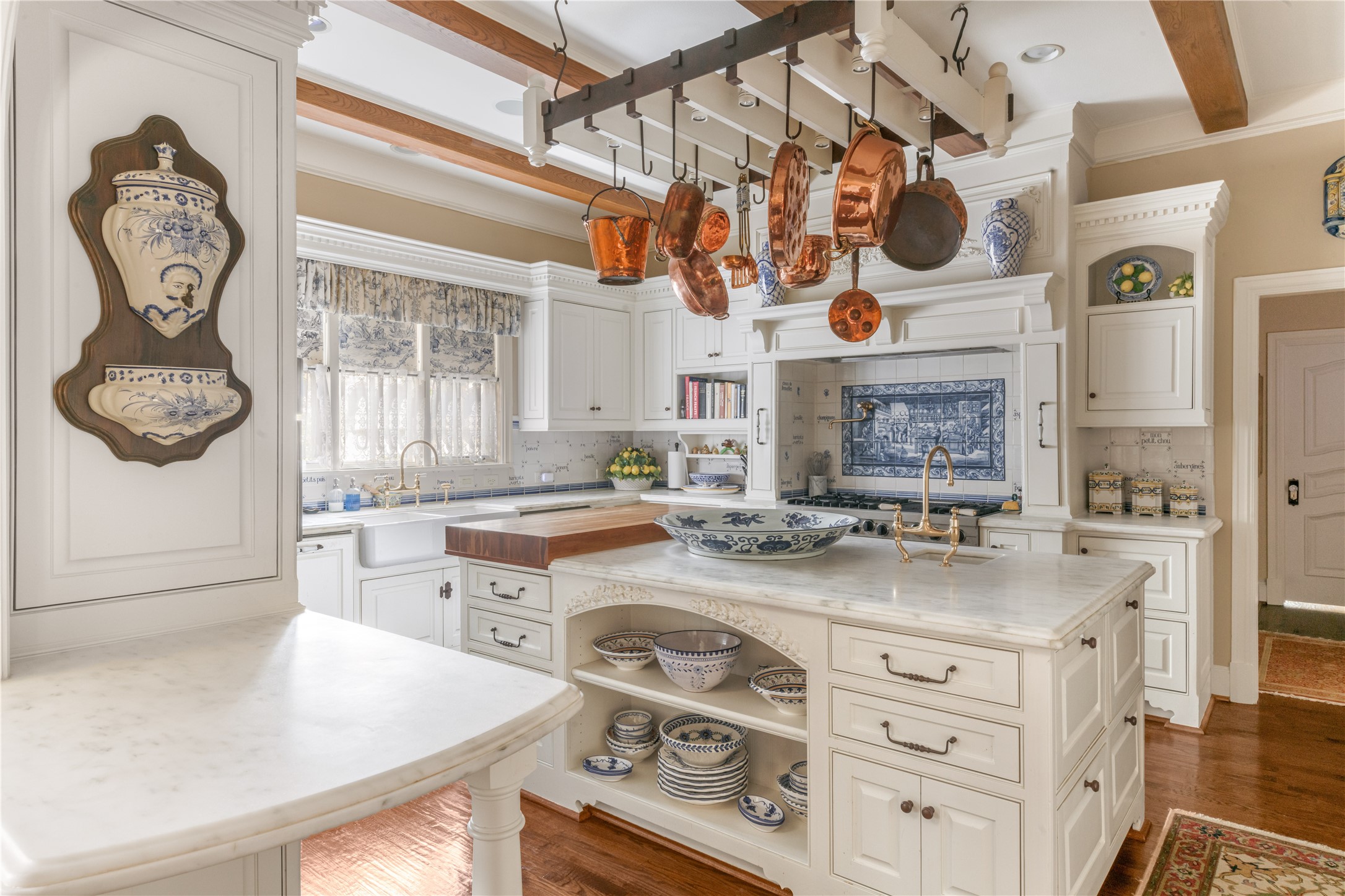 6347 Woodland Drive Dallas TX 75225