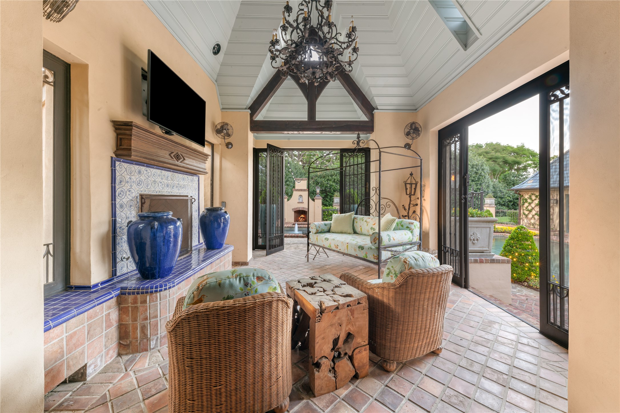 6347 Woodland Drive Dallas TX 75225