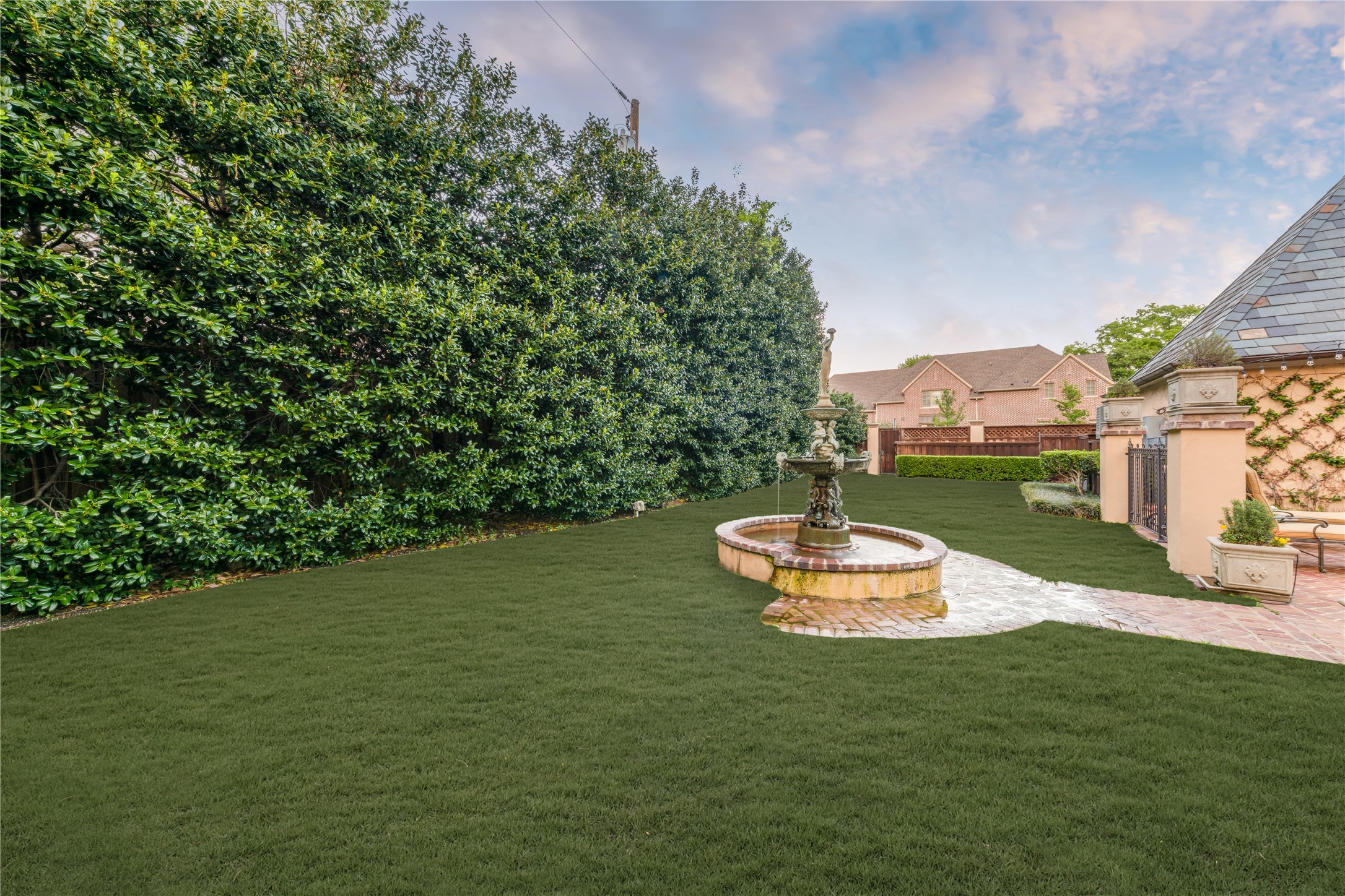 6347 Woodland Drive Dallas TX 75225