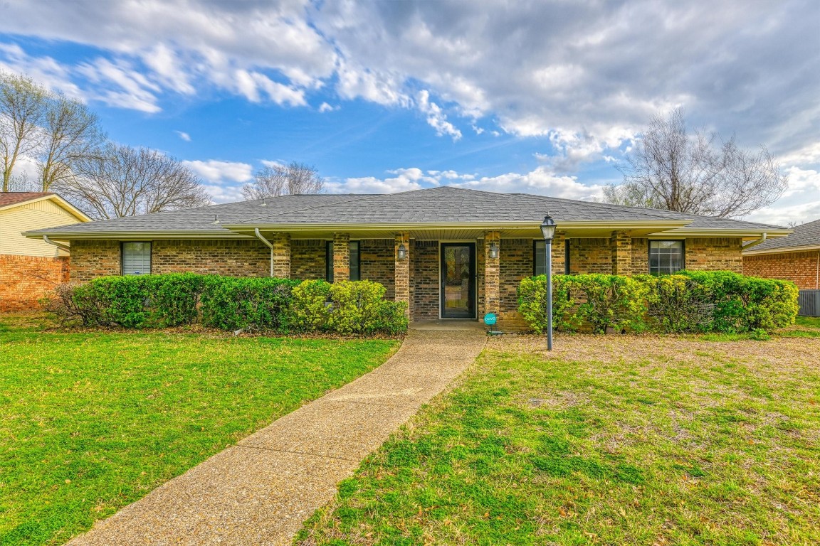 310 Meadowlark Lane Duncanville TX 75137