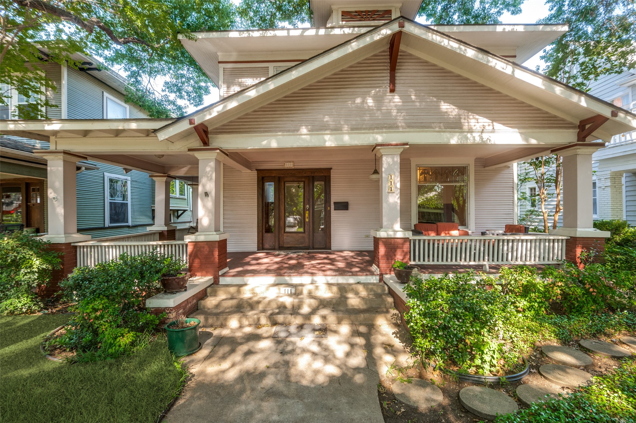 111 S Willomet Avenue Dallas TX 75208
