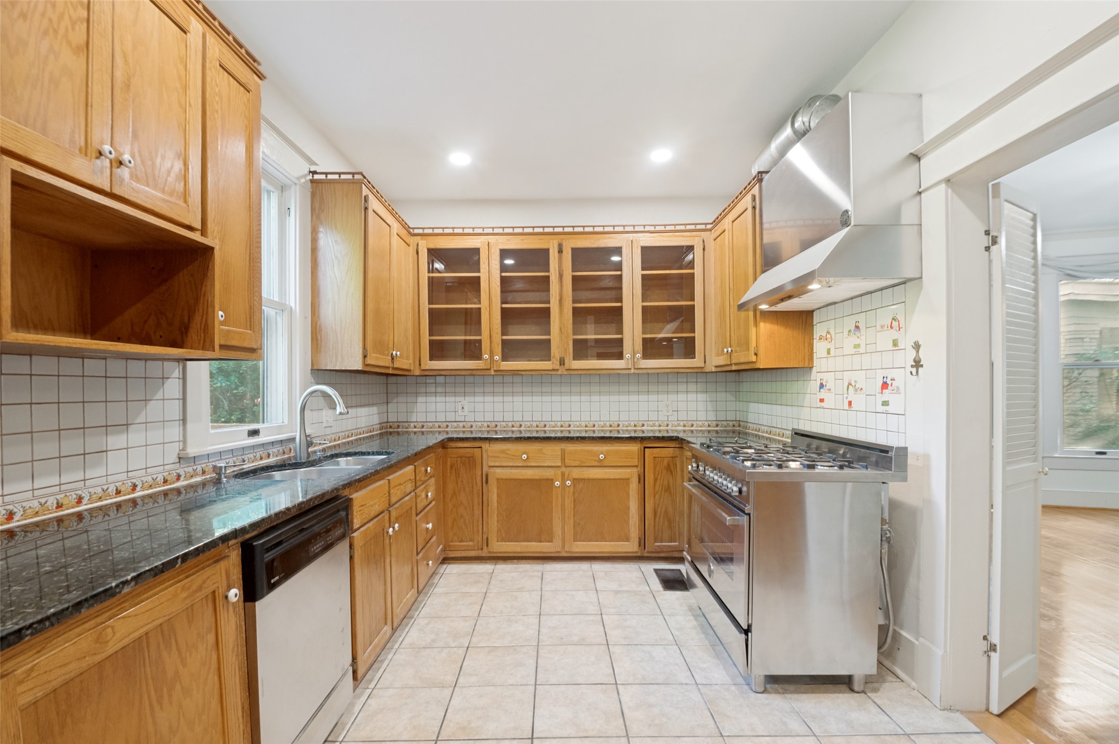 111 S Willomet Avenue Dallas TX 75208